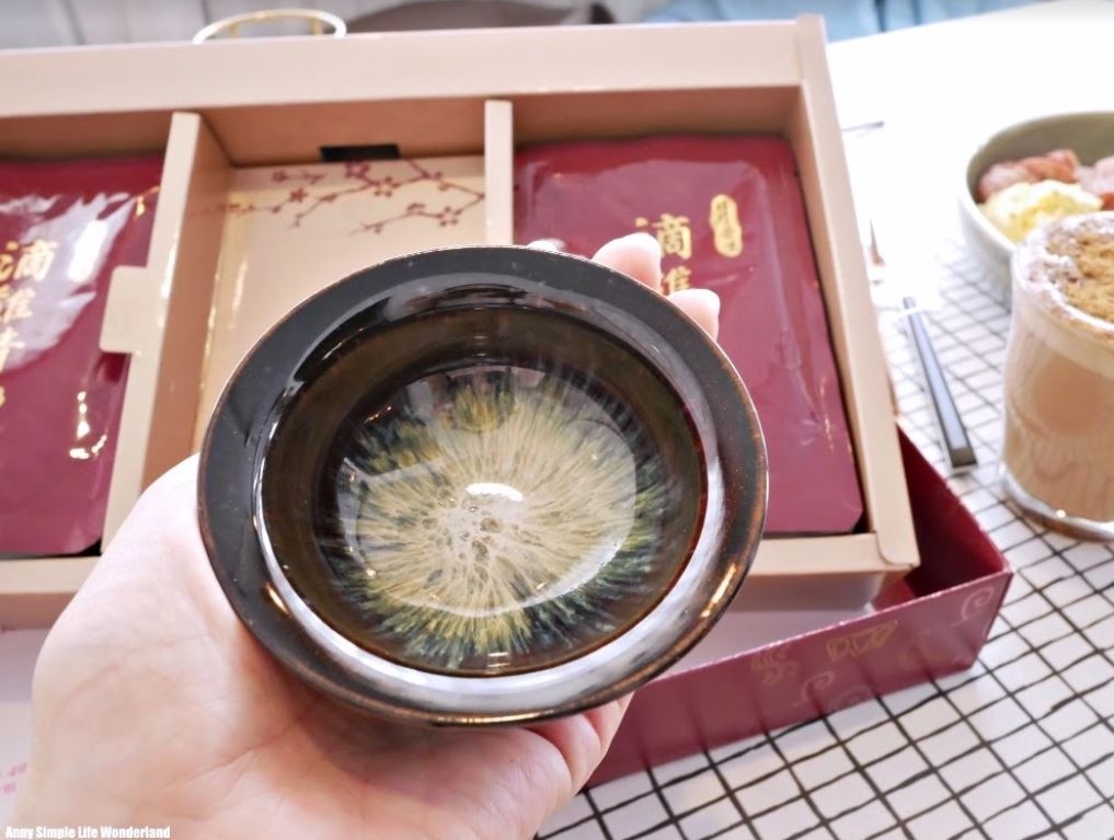 用喝的調理身體很方便  滴雞精就是最方便又實際的送禮選擇 像是要送給孕婦朋友或父親節送長輩 我覺得送滴雞精真的很適合  芳茲日月養生滴雞精是常溫保存且價格很合理的滴雞精品牌 而且芳茲滴雞精評價也很好  讓我很放心送給準備、懷孕中的朋友或長輩們飲用！