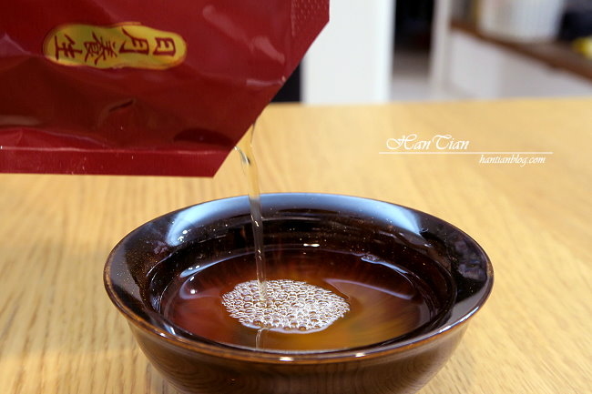 芳茲日月養生滴雞精豐富的蛋白質對人體很好！不管是懷孕中、生產後，或是像我一樣照顧小孩很勞累的媽咪，都非常適合補充，生產完之後，我有特別買了三大盒 每天固定空腹喝一包，可以幫助傷口跟身體復原加快。