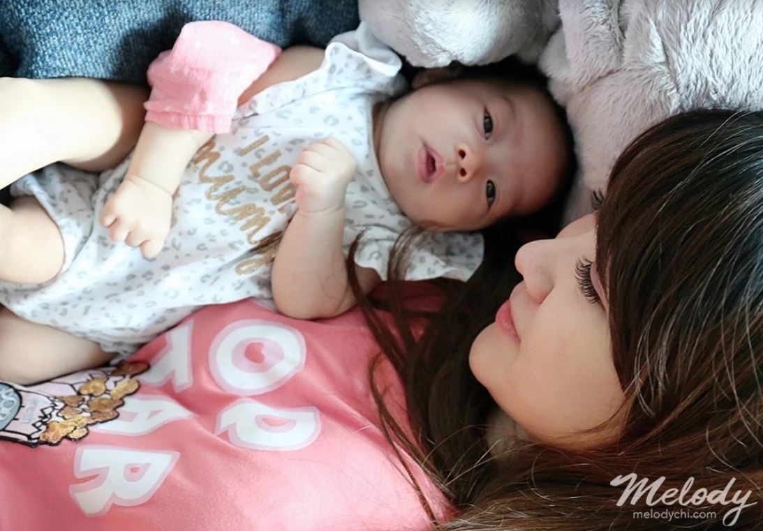 哺餵母奶真的是一件甜蜜的負荷，總是想給她最好的，但又常常一邊擠奶一邊覺得自己快要被榨乾了，所以母乳媽媽真的很需要好好補一下， 這篇來跟大家分享我產後喝的日月養生滴雞精，是曾國城代言的，很好喝、無腥味，零脂肪、零膽固醇，完全不用怕會越補越胖。