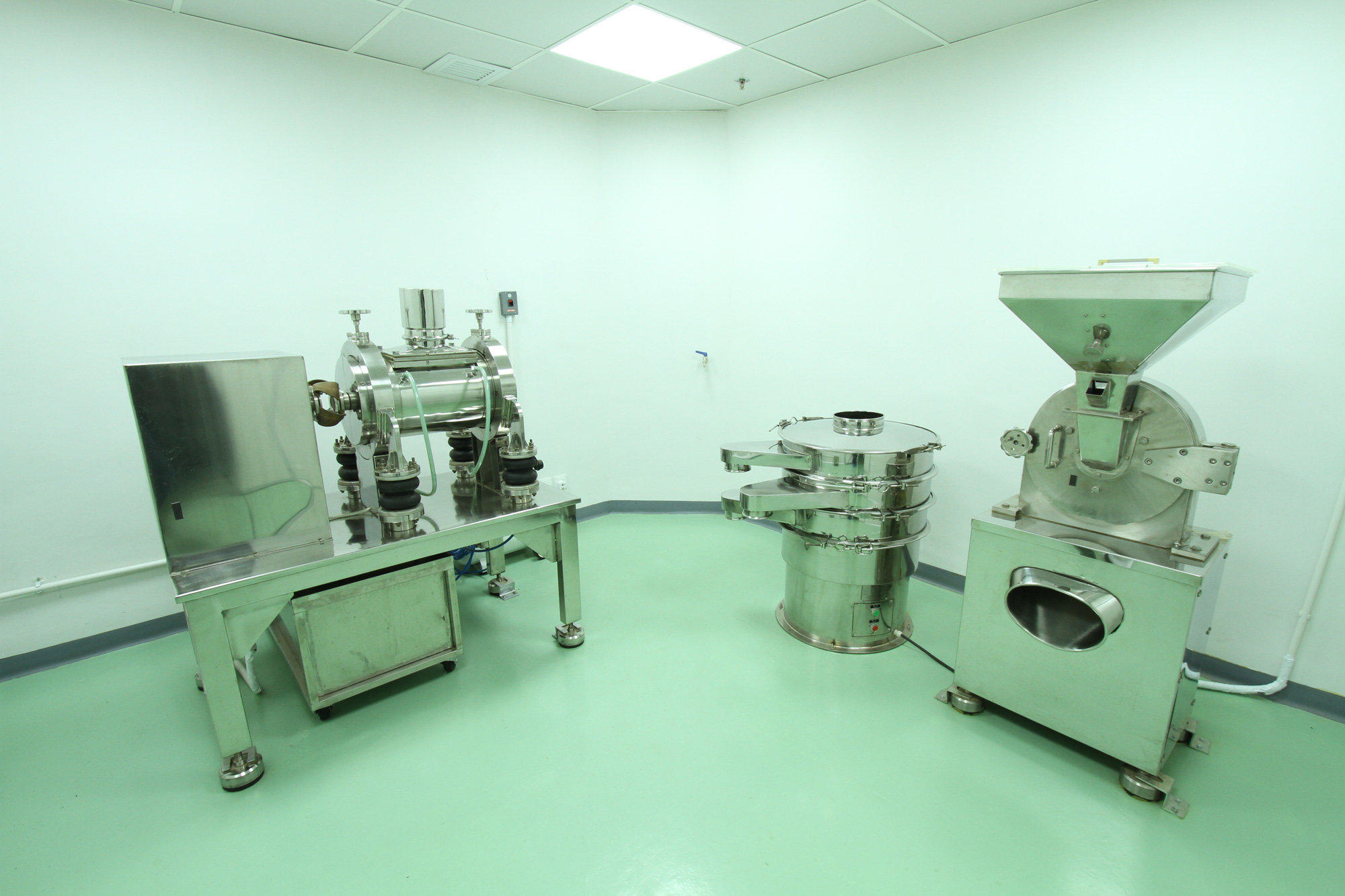 Custom grinding and pulverizing of high quality natural herbs with a range of powder fineness available