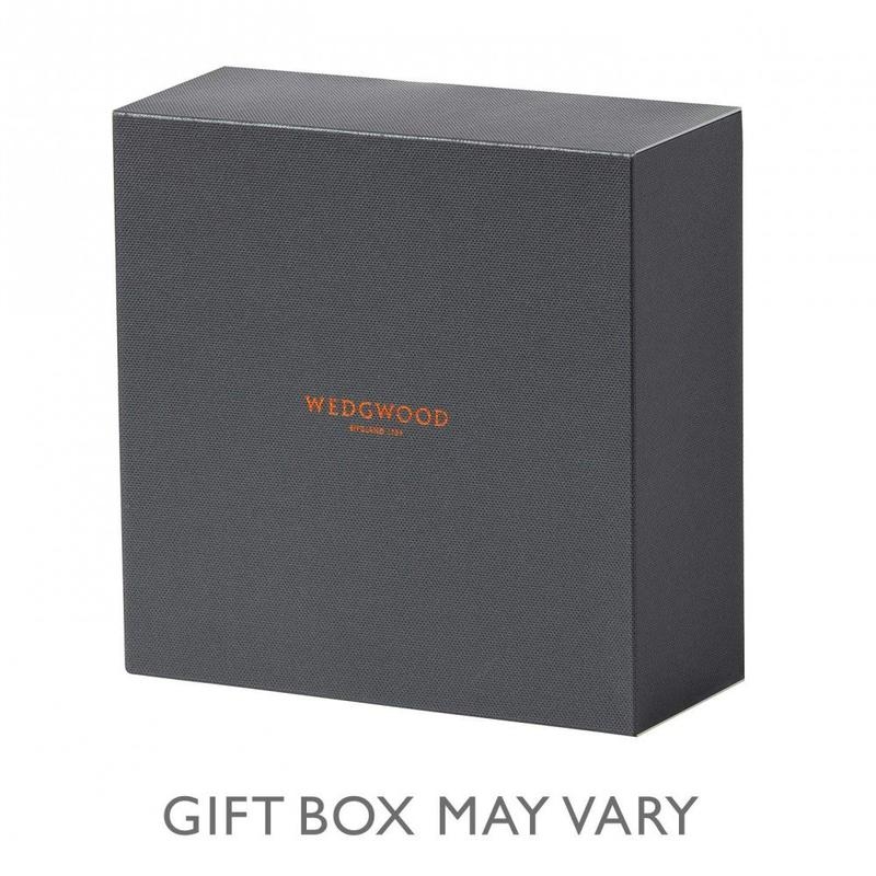 Wedgwood 艾瑞思八角盤23cm 黑墨色