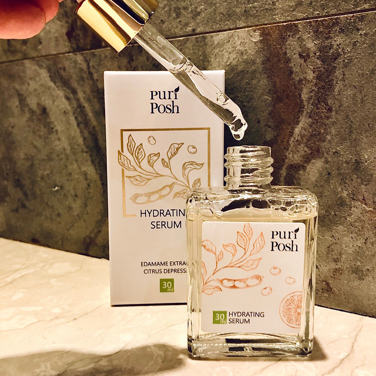 PuriPosh煥妍緊緻精華液相當清爽，肌膚很快就可以吸收