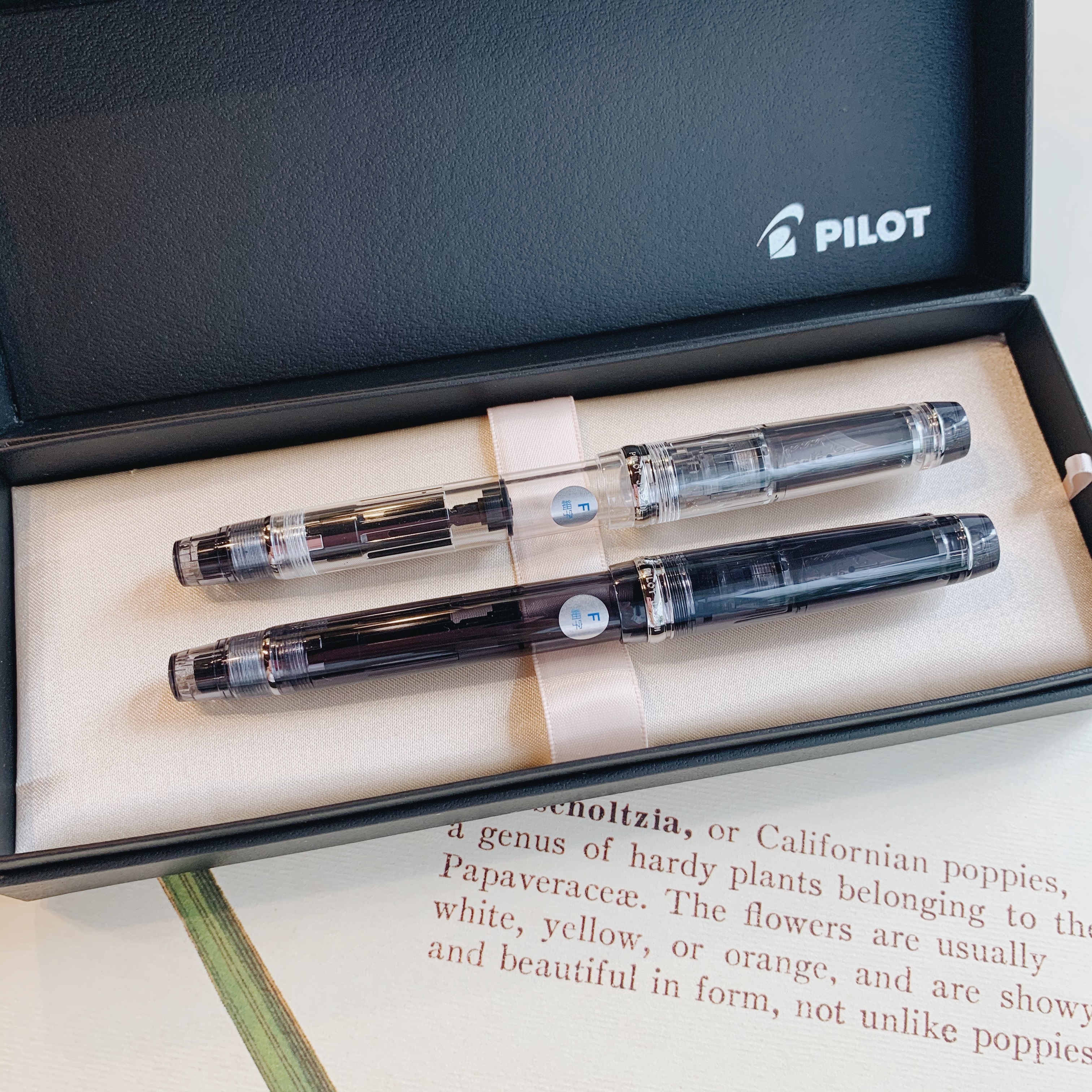 百樂 Custom Heritage 92 活塞上墨鋼筆（14K金尖）