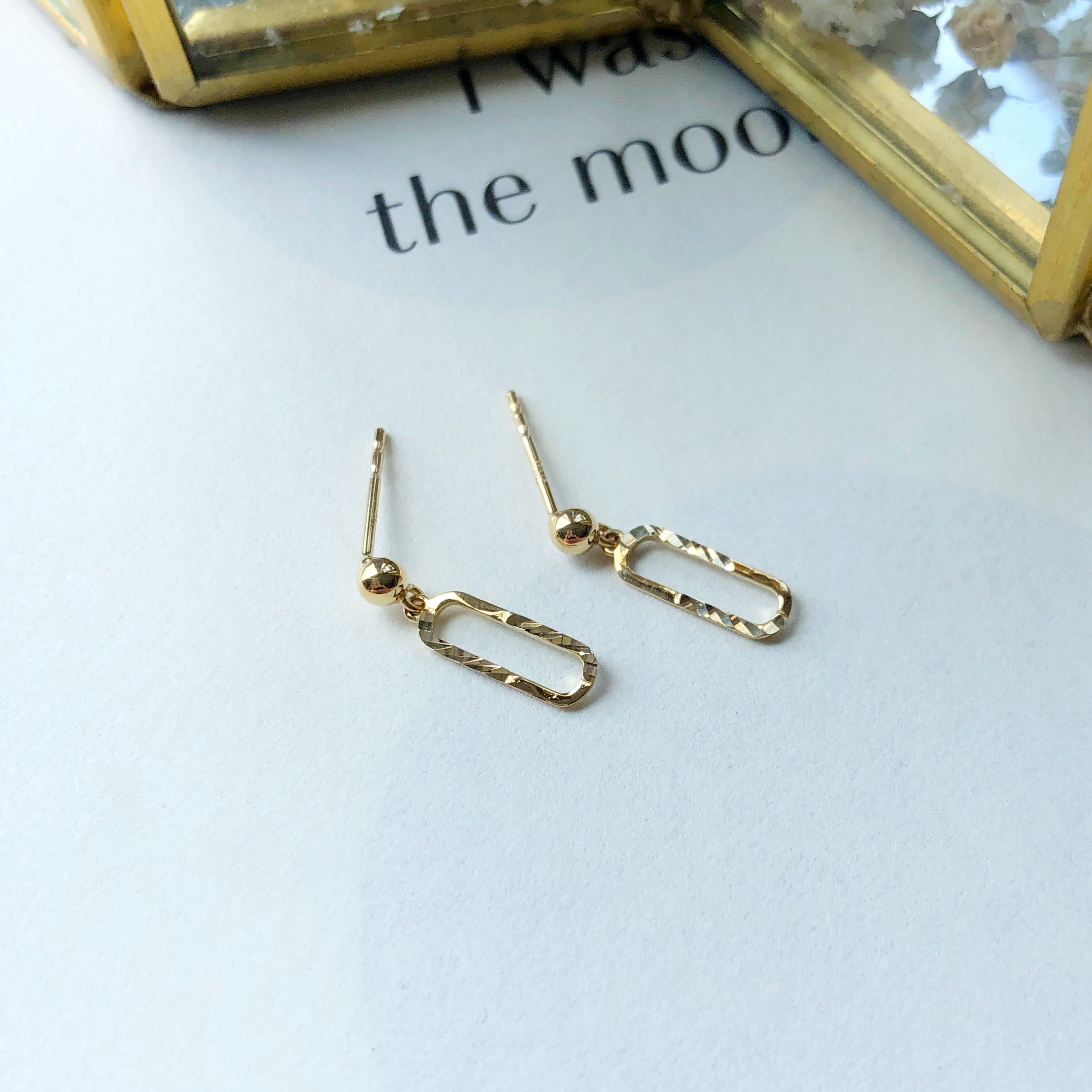 10K/不對稱紋路耳飾