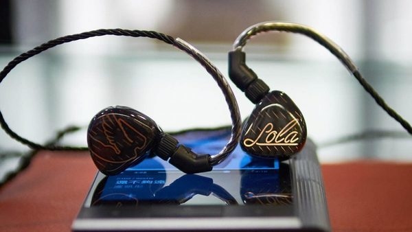 JH Audio Lola 圈鐵混合高階耳道式鑑聽級耳機