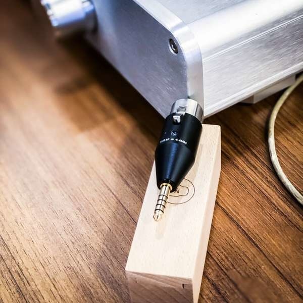 Woo Audio 4-pin XLR 轉 4.4mm 平衡轉接頭