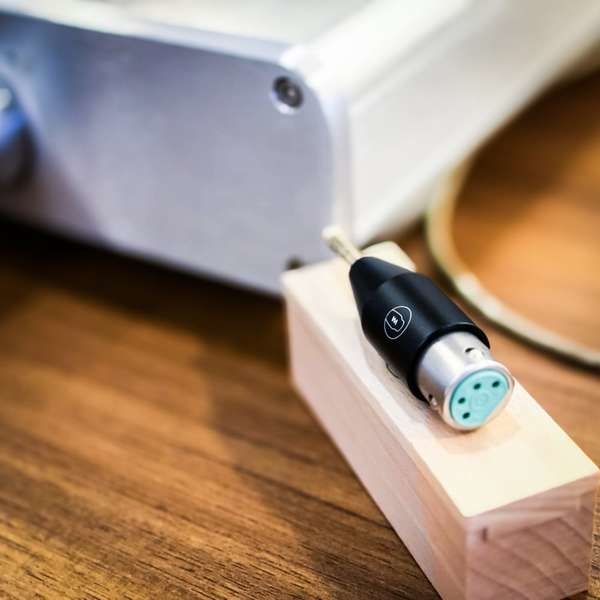 Woo Audio 4-pin XLR 轉 4.4mm 平衡轉接頭