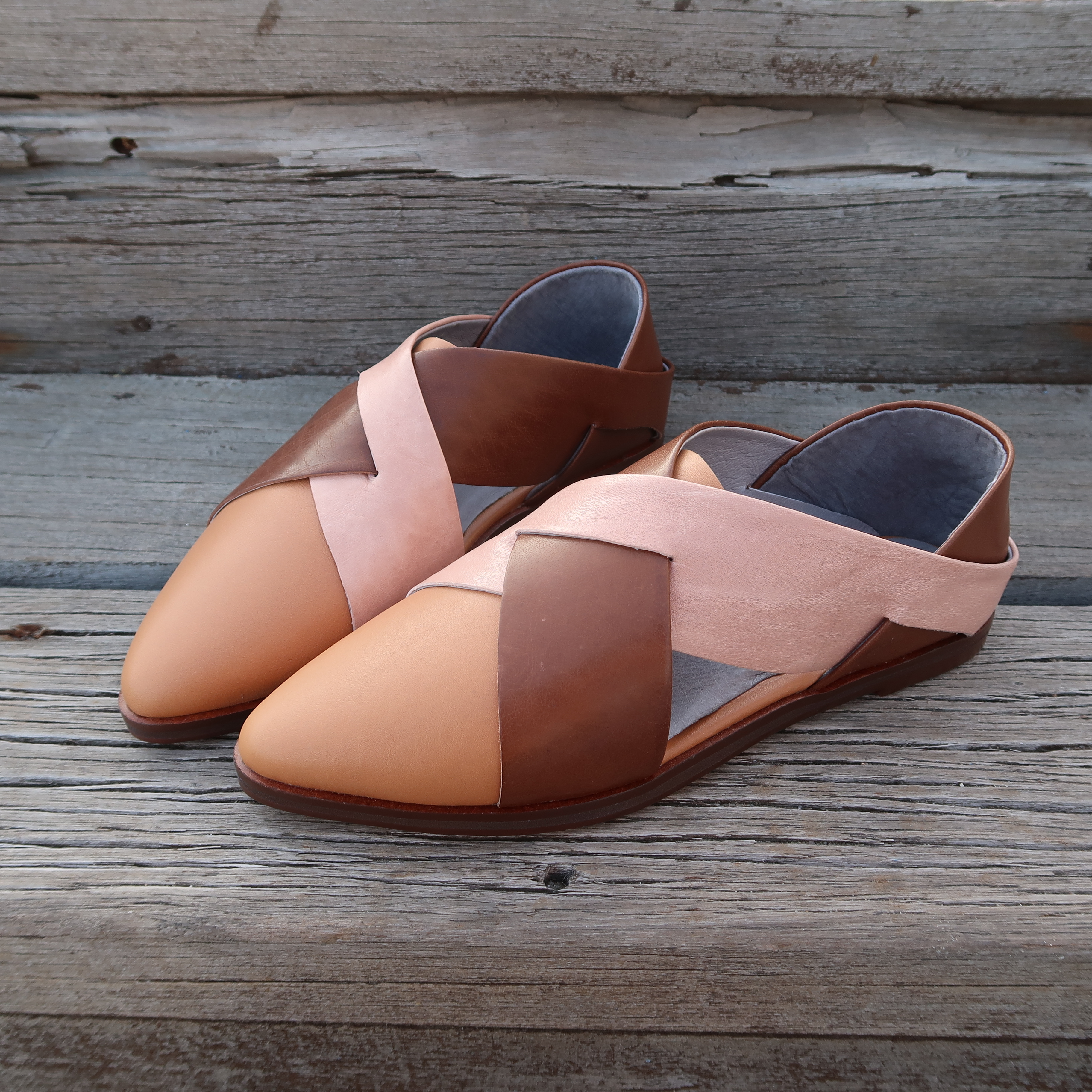 【交錯時光】進口牛皮可踩後跟兩穿包腳簍空平底鞋涼鞋紳士鞋後跟無港寶軟式後跟做法寬楦尖頭鞋