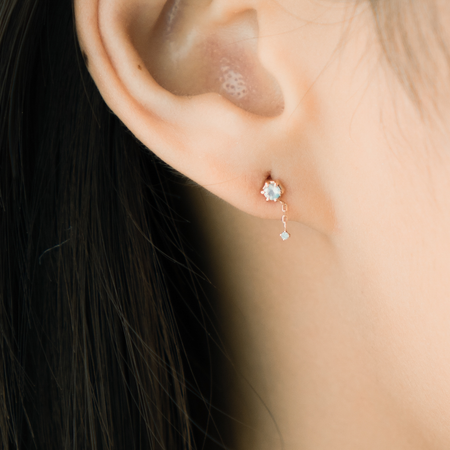 14K六爪月光垂真鑽轉珠耳環