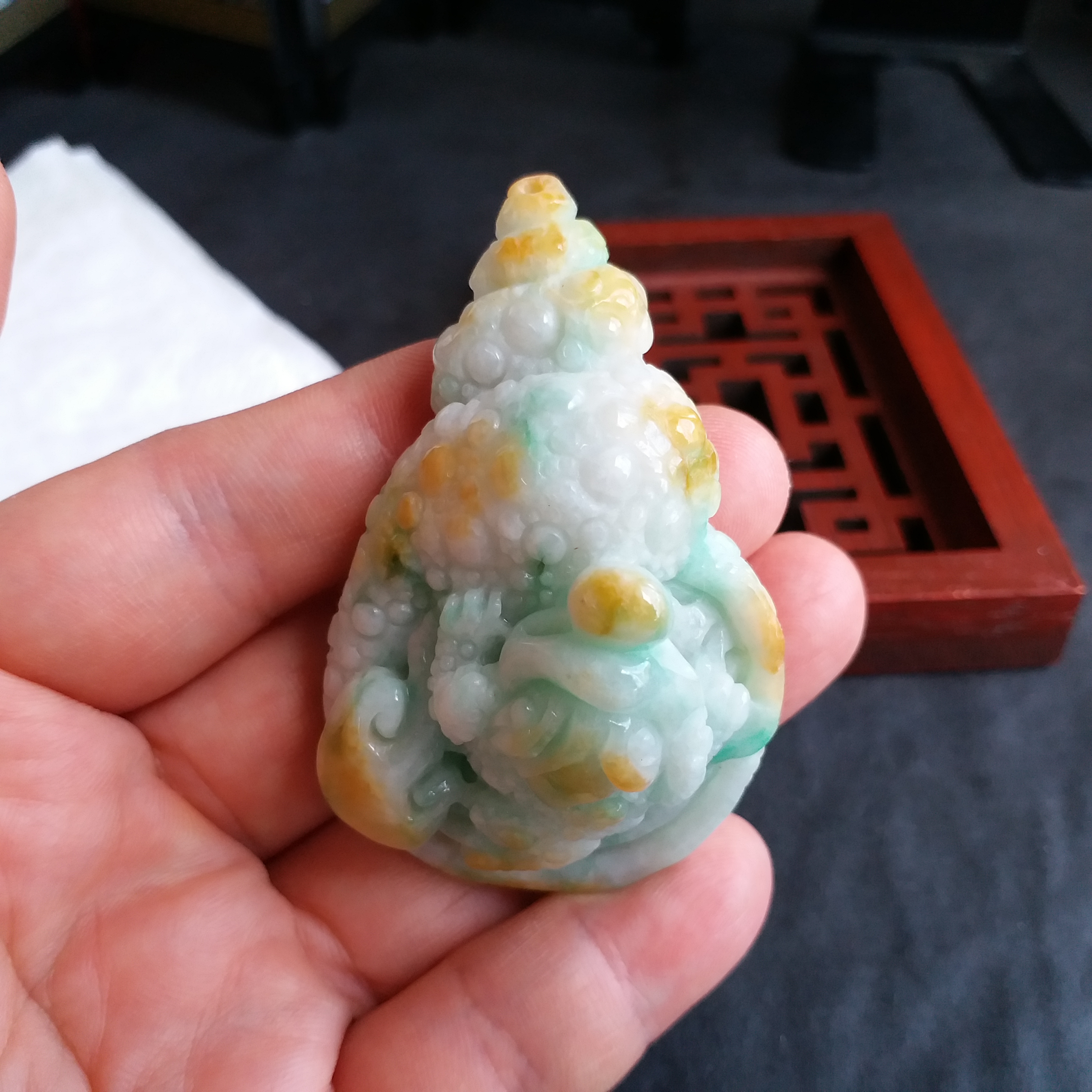 J1812 冰糯雙彩法螺+金蟾掛件 (財源滾滾)