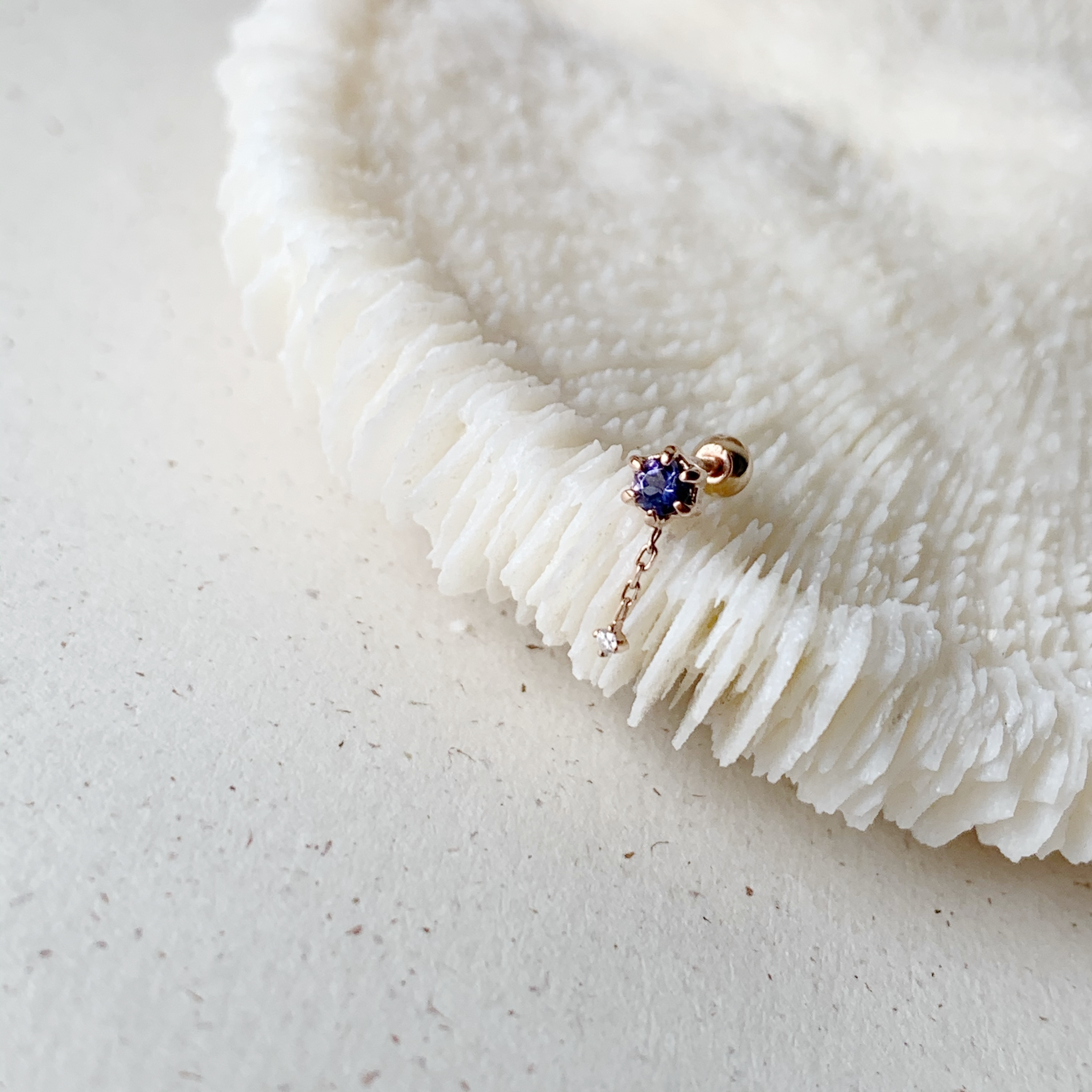 14K六爪堇青垂真鑽轉珠耳環