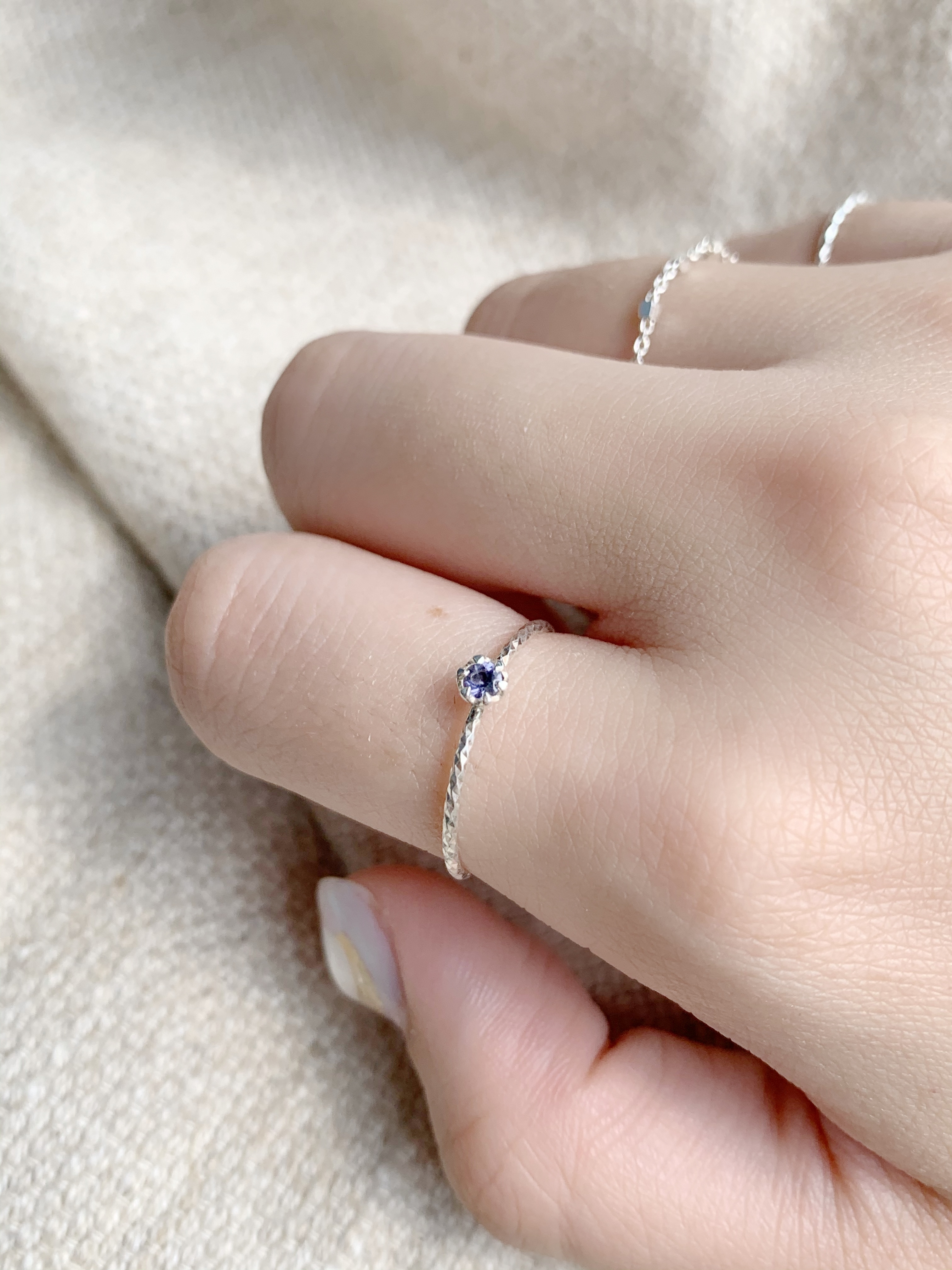 小花六爪堇青石滿天星戒指