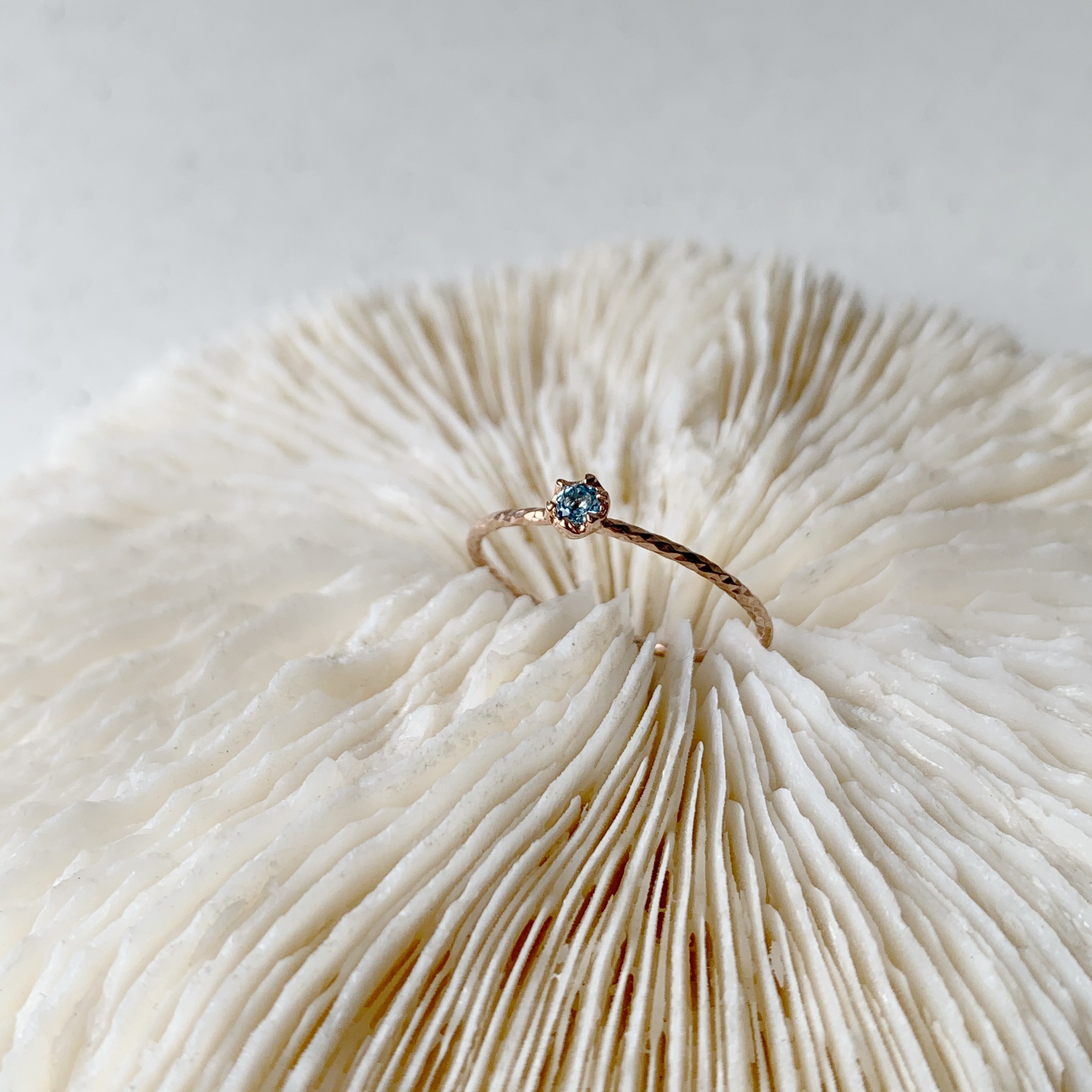 小花六爪倫敦托帕石滿天星戒指