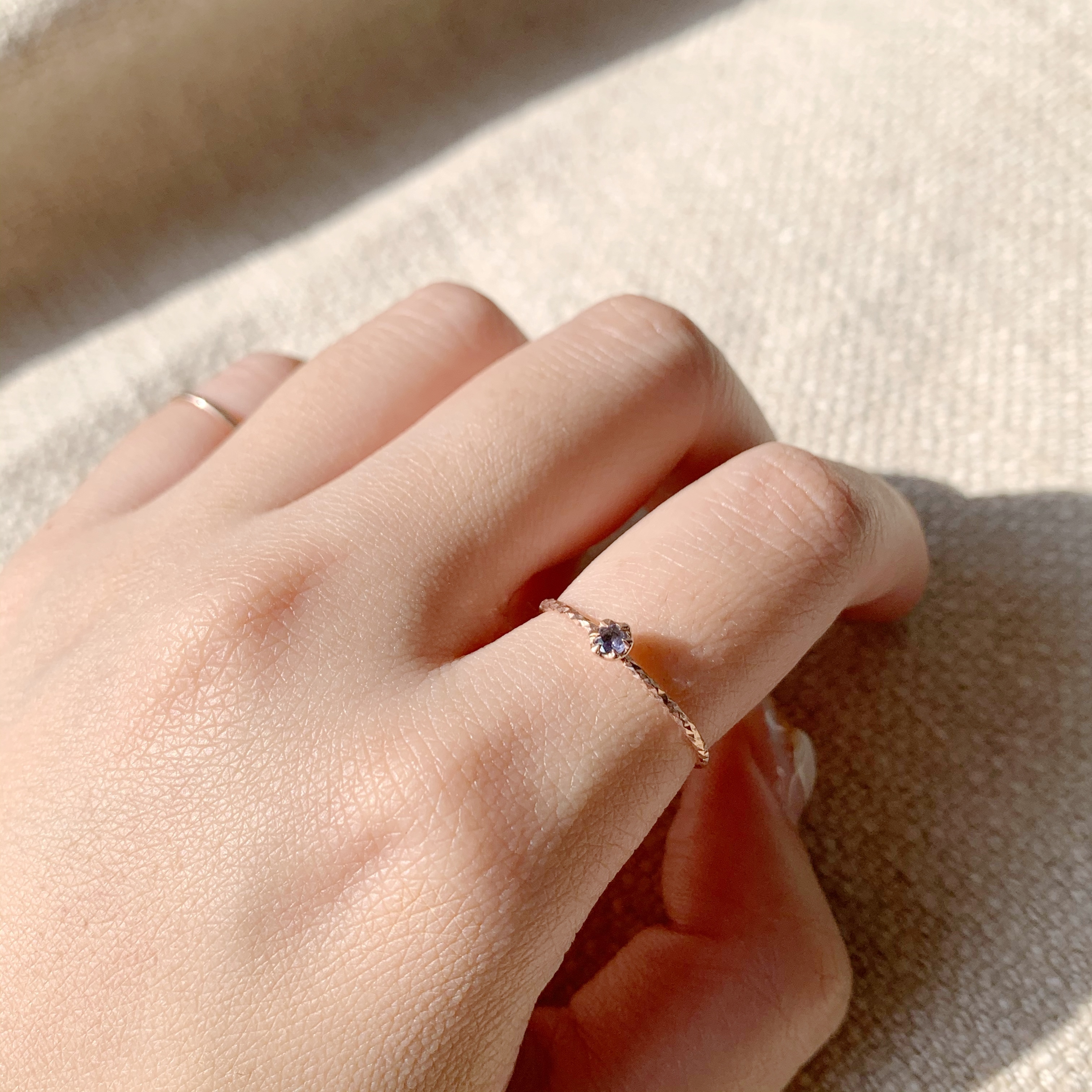 小花六爪堇青石滿天星戒指