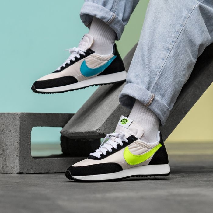 nike tailwind 79 blue and white