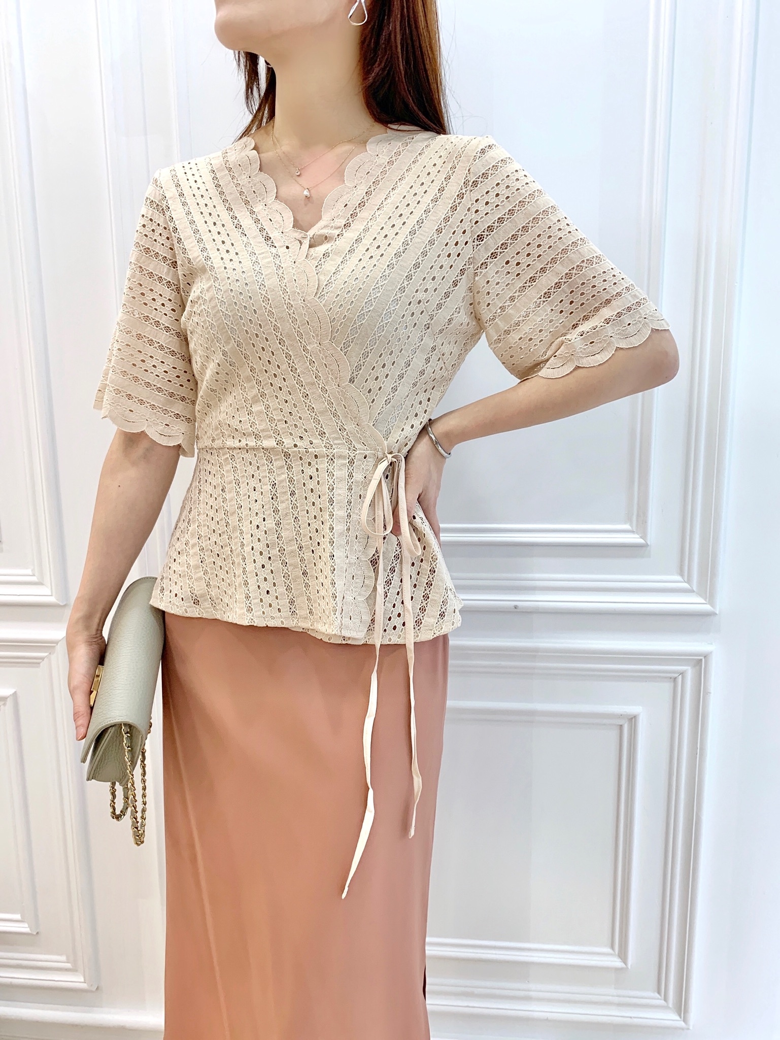 蕾絲側綁帶上衣