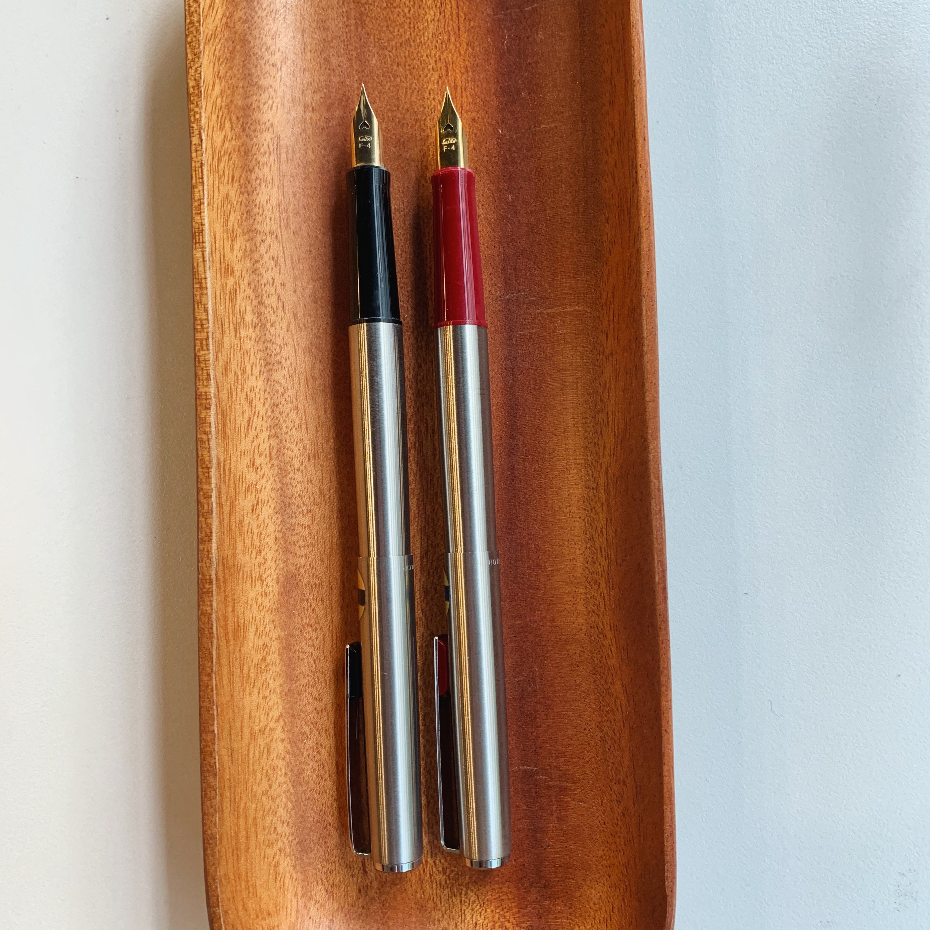 日本 寫樂 F4鋼筆（鋼桿）