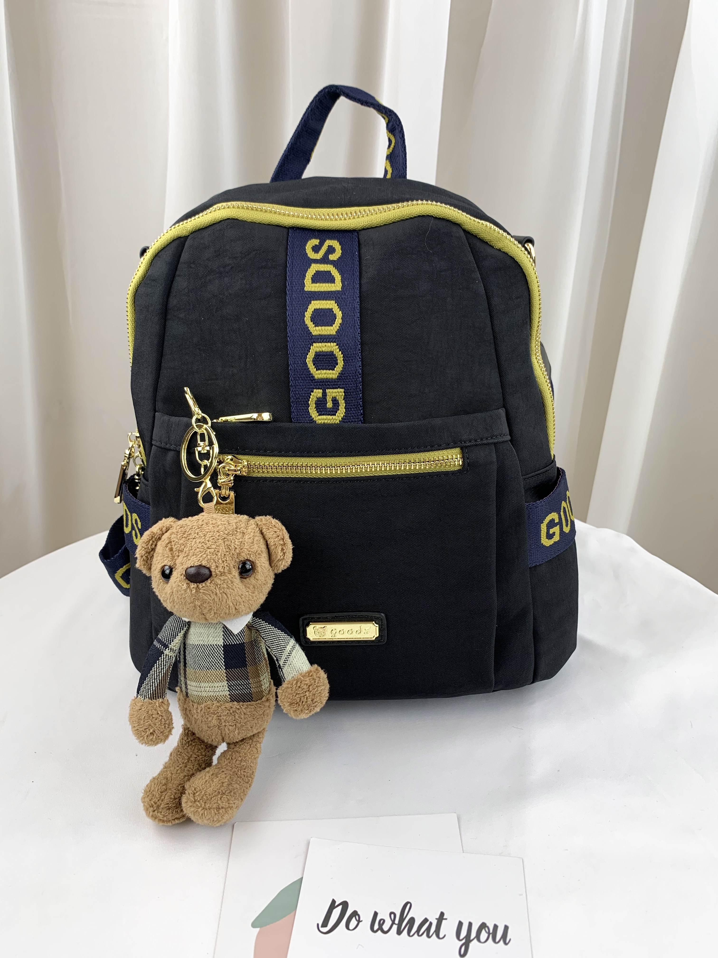 GOODS 織帶黑 拼接黃藍運動風後背包 / 側背包 附小熊吊飾 #2649