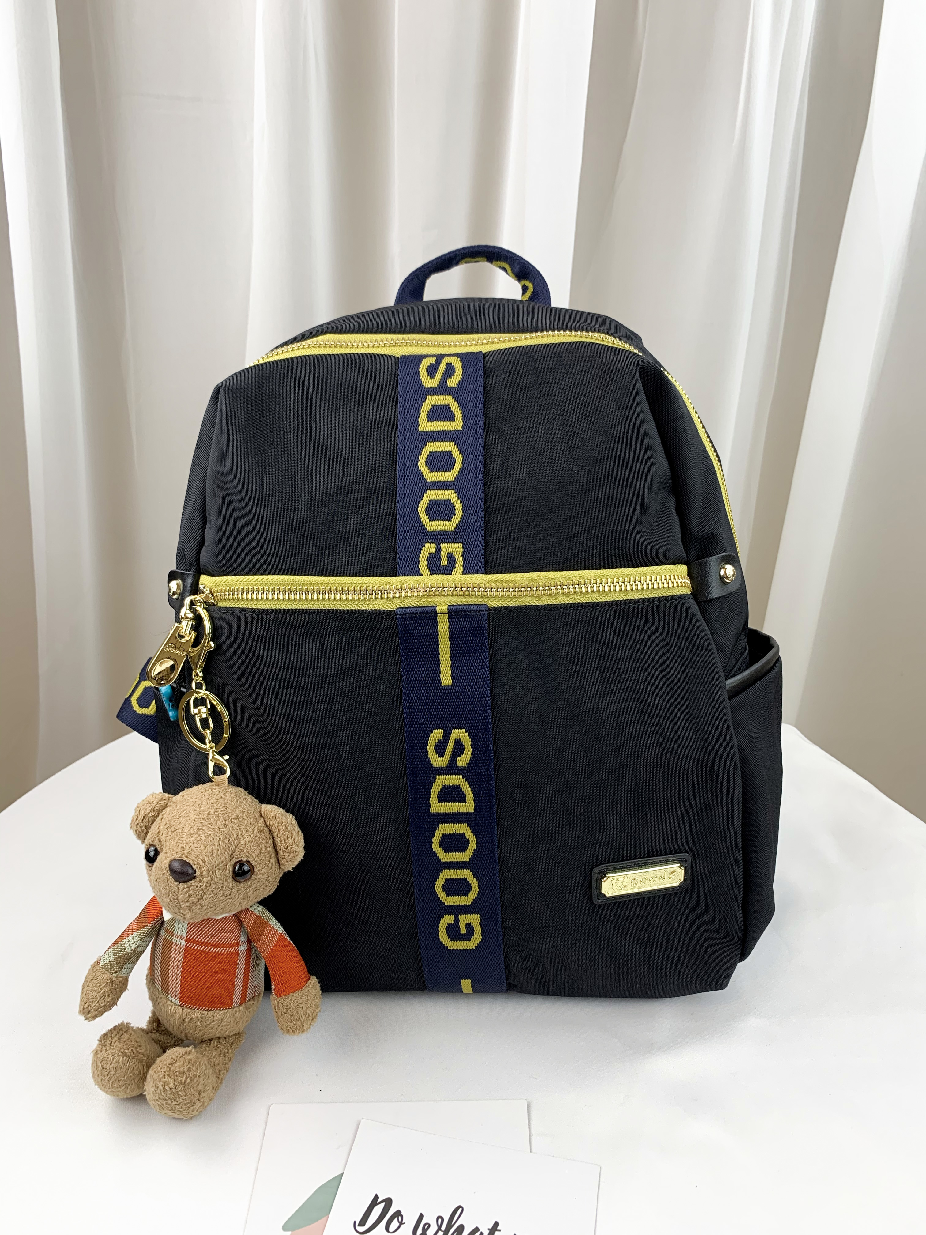 GOODS 織帶黑 拼接黃藍運動風後背包 附小熊吊飾 #2621