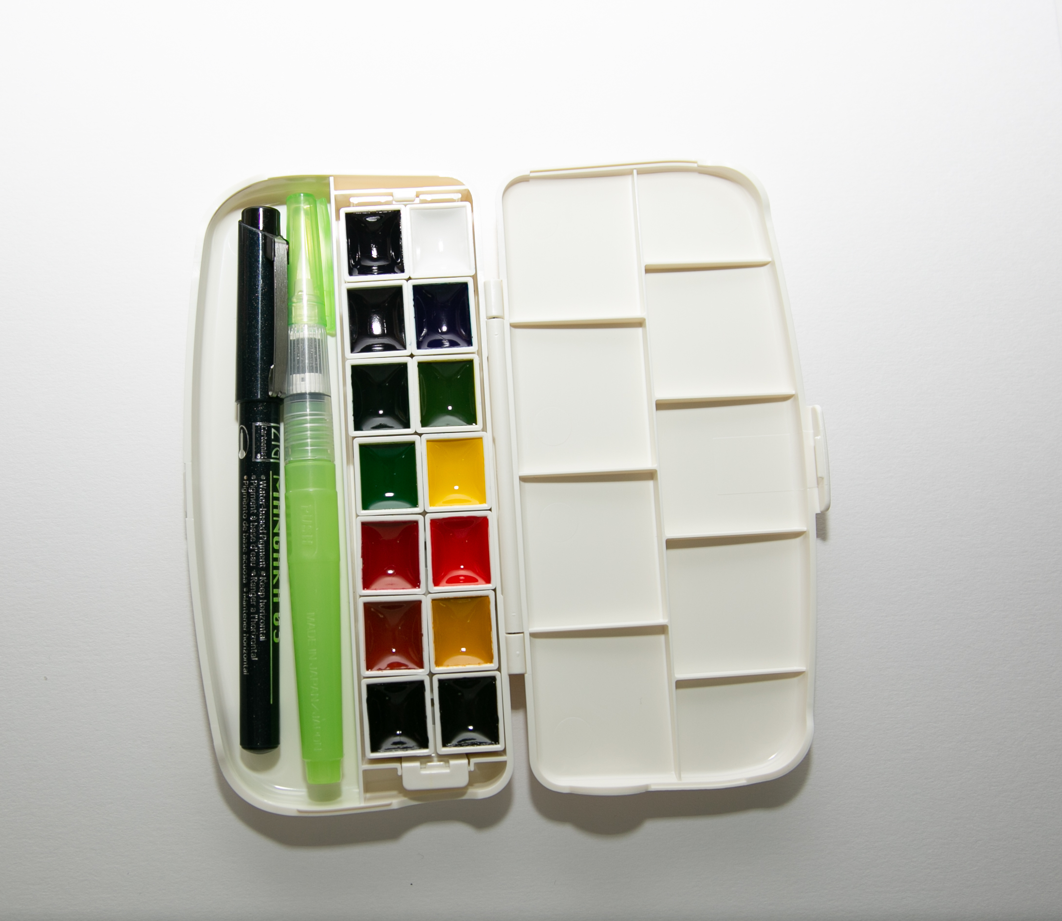 日本ZIG 吳竹 14色 塊狀透明水彩組(附水彩筆、代針筆)