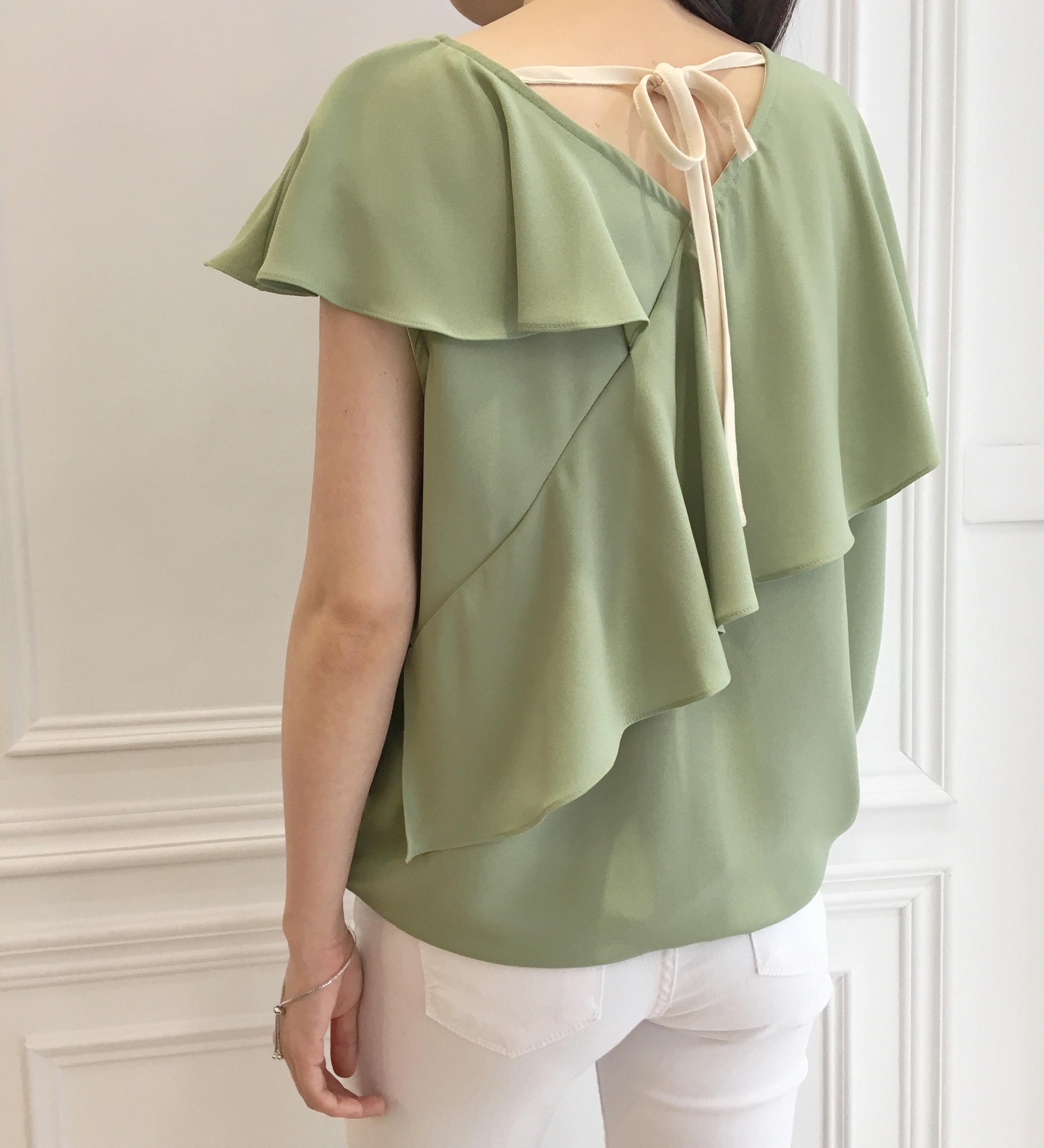 荷葉Ｖ領上衣