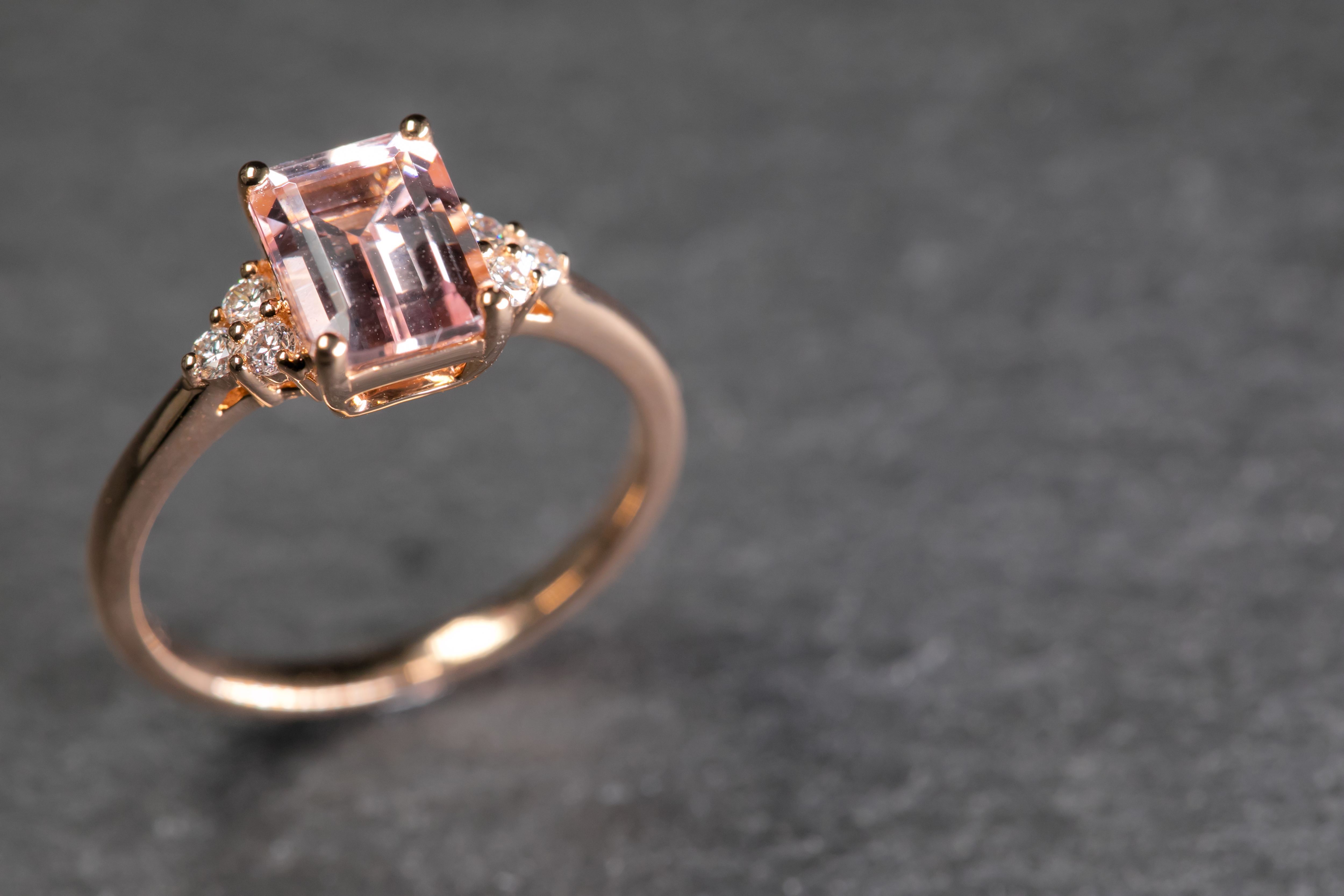 18K 玫瑰金1.48ct 摩根石戒指