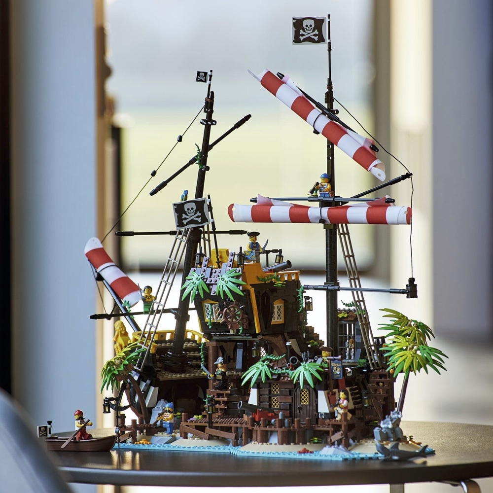21322 - Pirates of Barracuda Bay