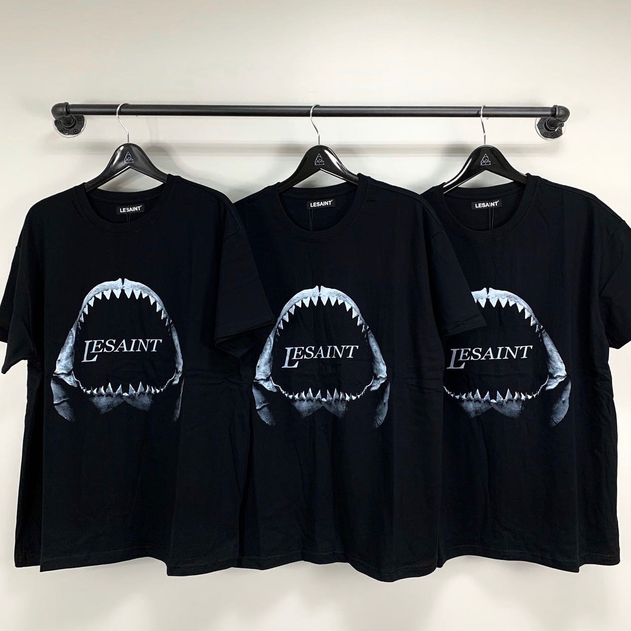 現貨 韓國品牌 LESAINT JAWS Tee 新款 鯊魚牙 化石 黑灰 短袖 T