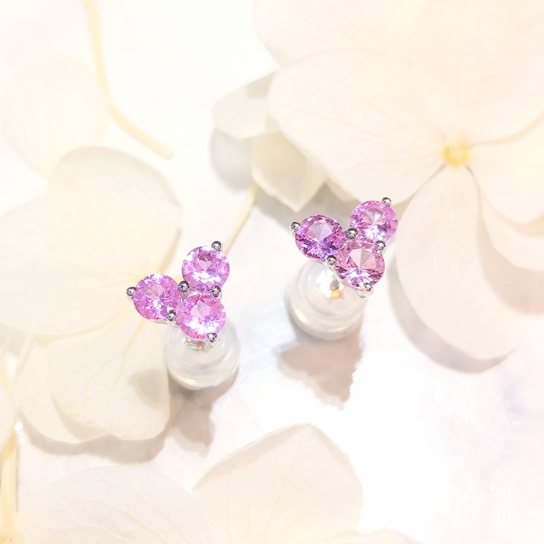 全新18K白金74份粉紅藍寶石耳環