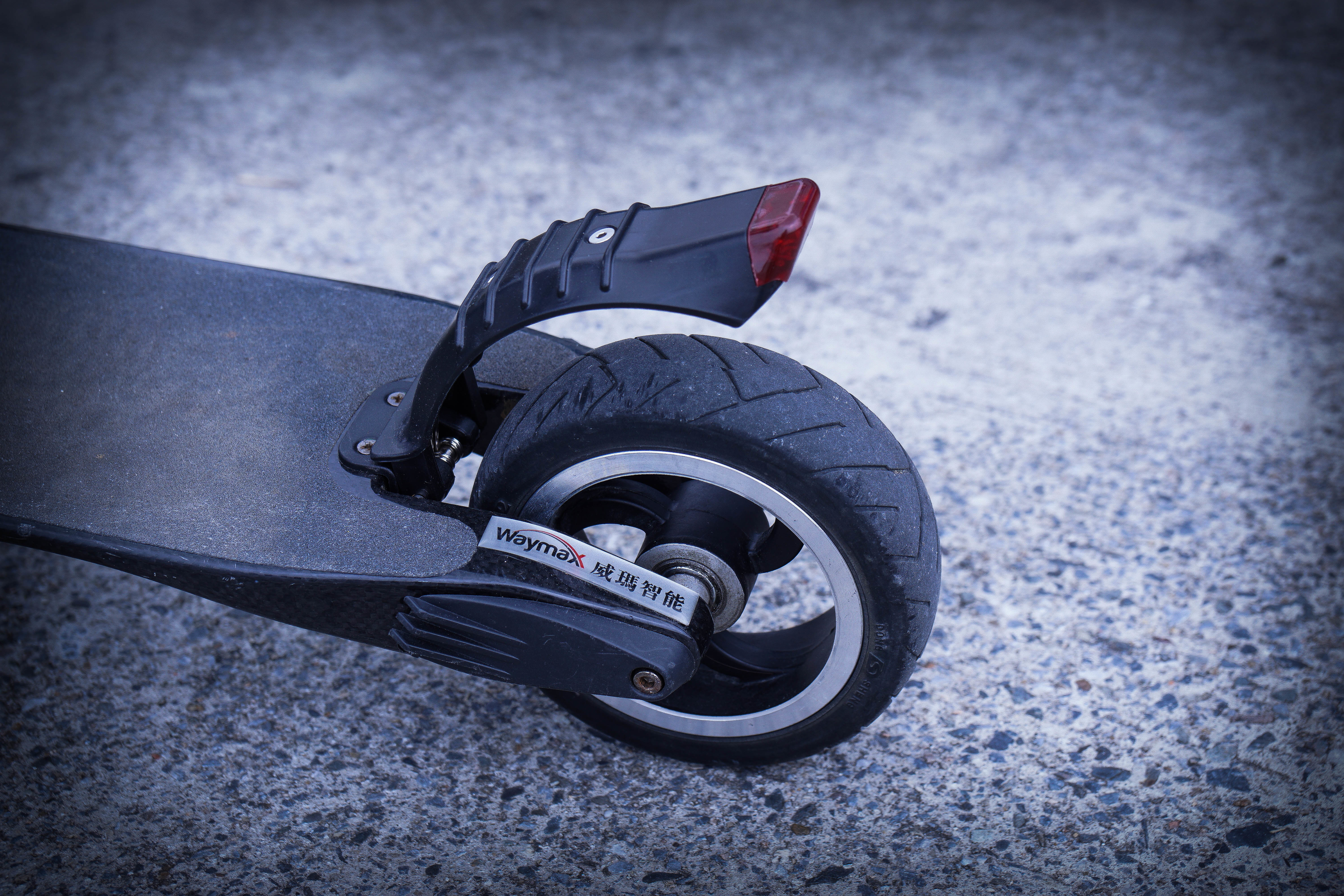 電動滑板車的後輪