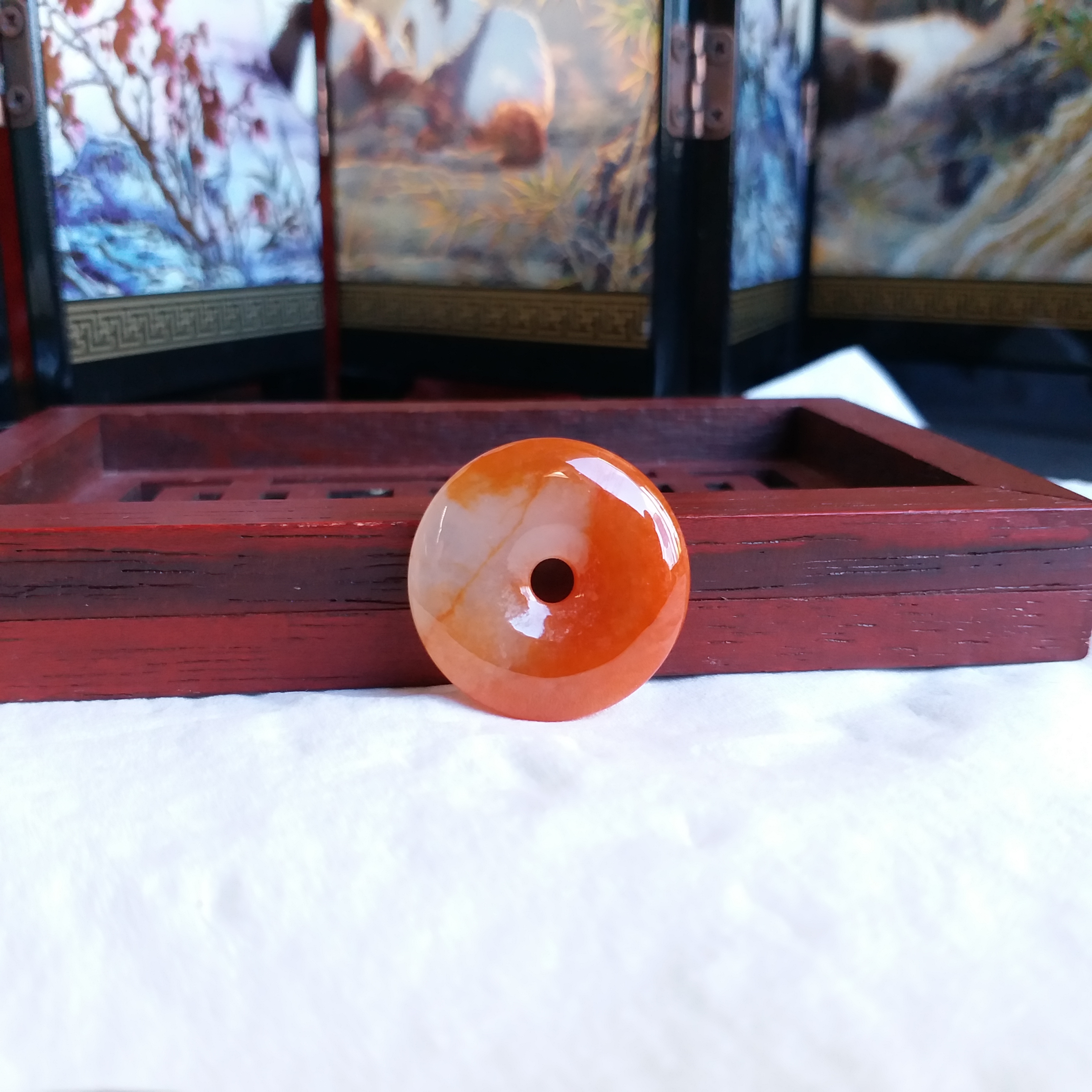 J1825 冰紅白平安扣 (23.3mm直徑)