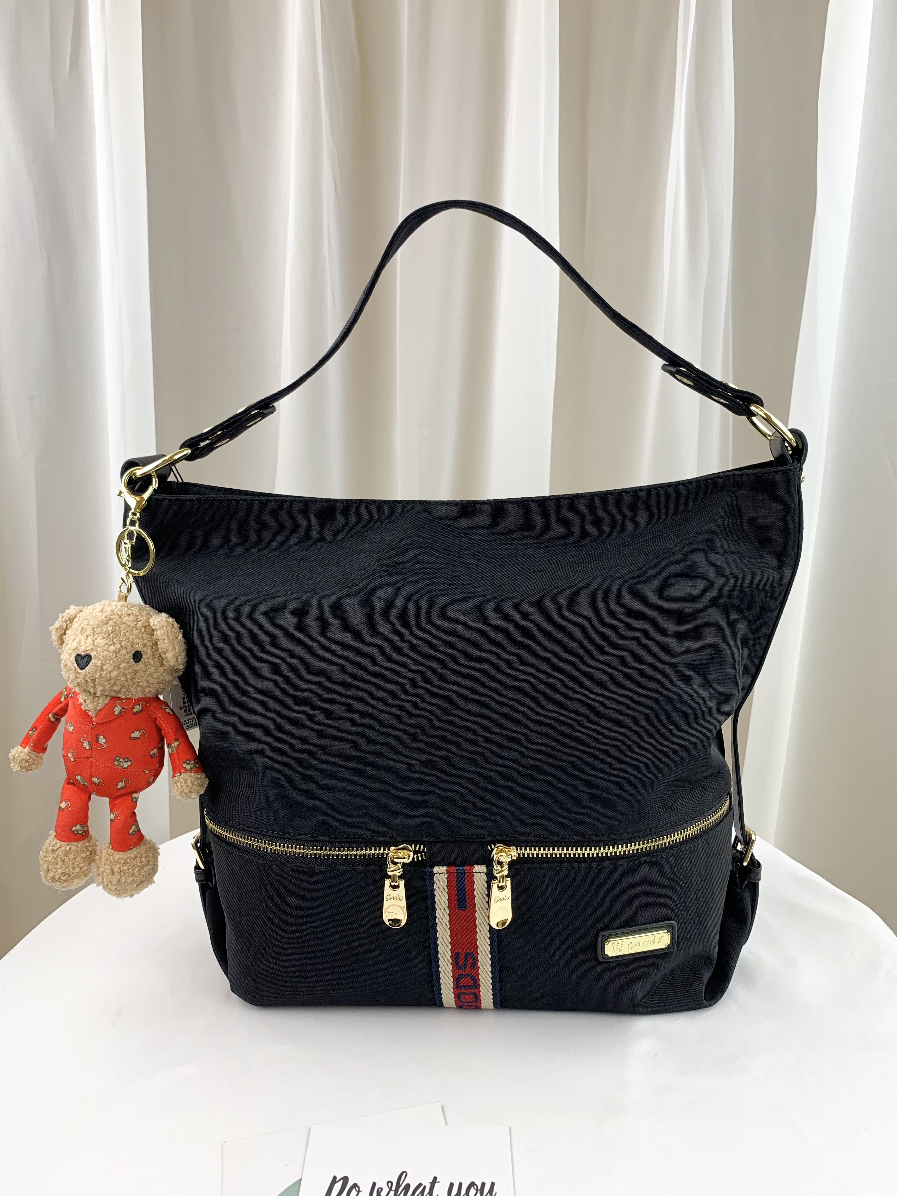 GOODS 織帶黑 水洗紋防潑水肩背包 / 側背包 附小熊吊飾  #2289