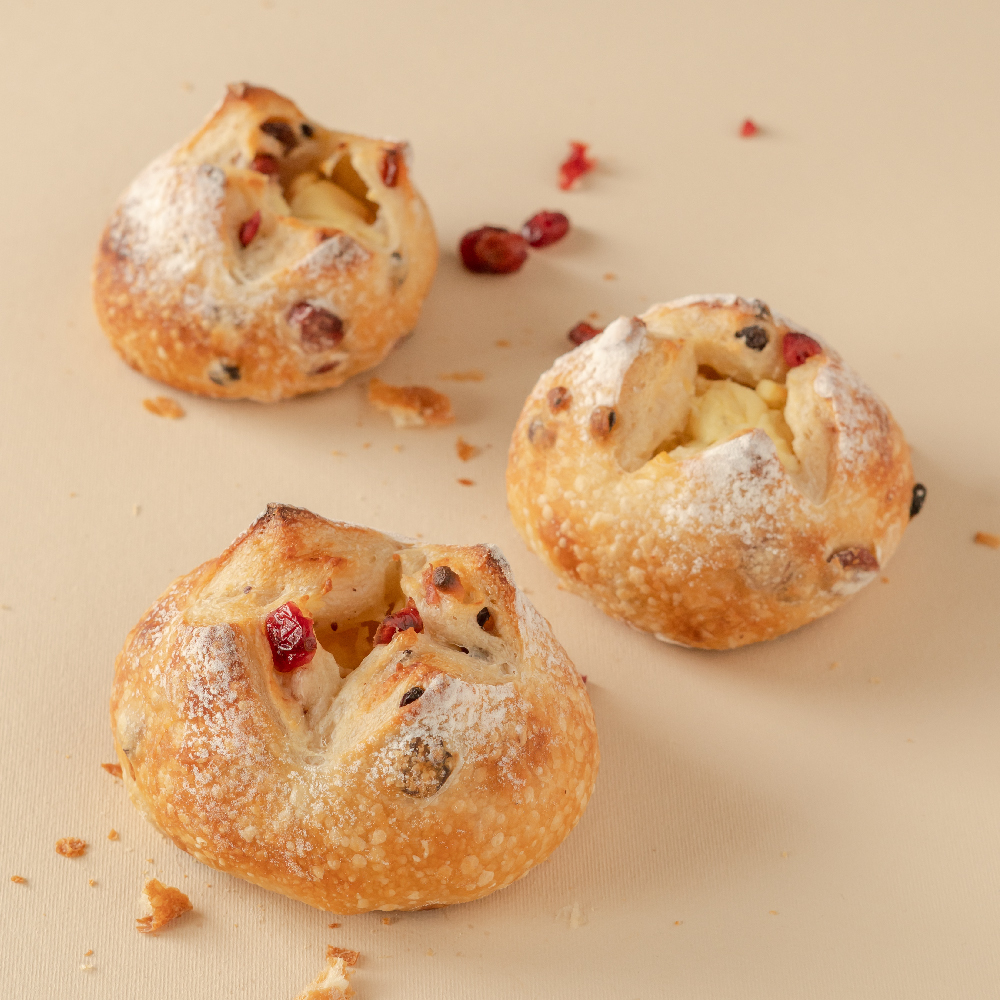 Fruity Cheese Roll