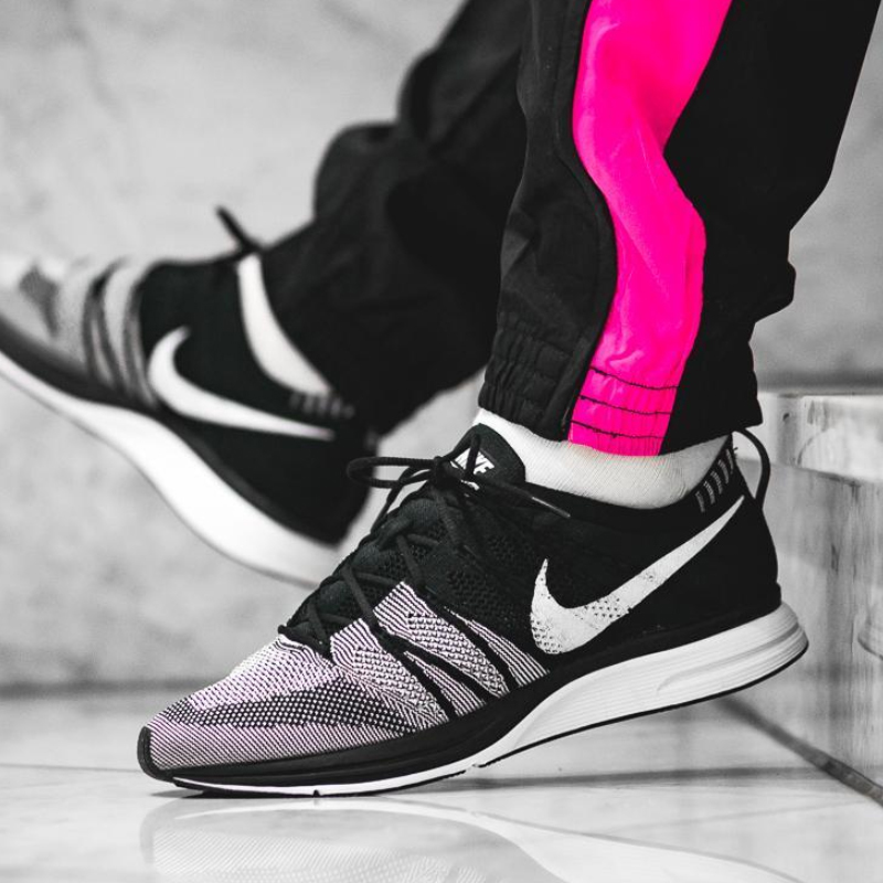 flyknit trainer oreo