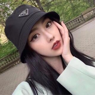 PRADA 經典款 三角 鐵牌 Logo 尼龍 漁夫帽