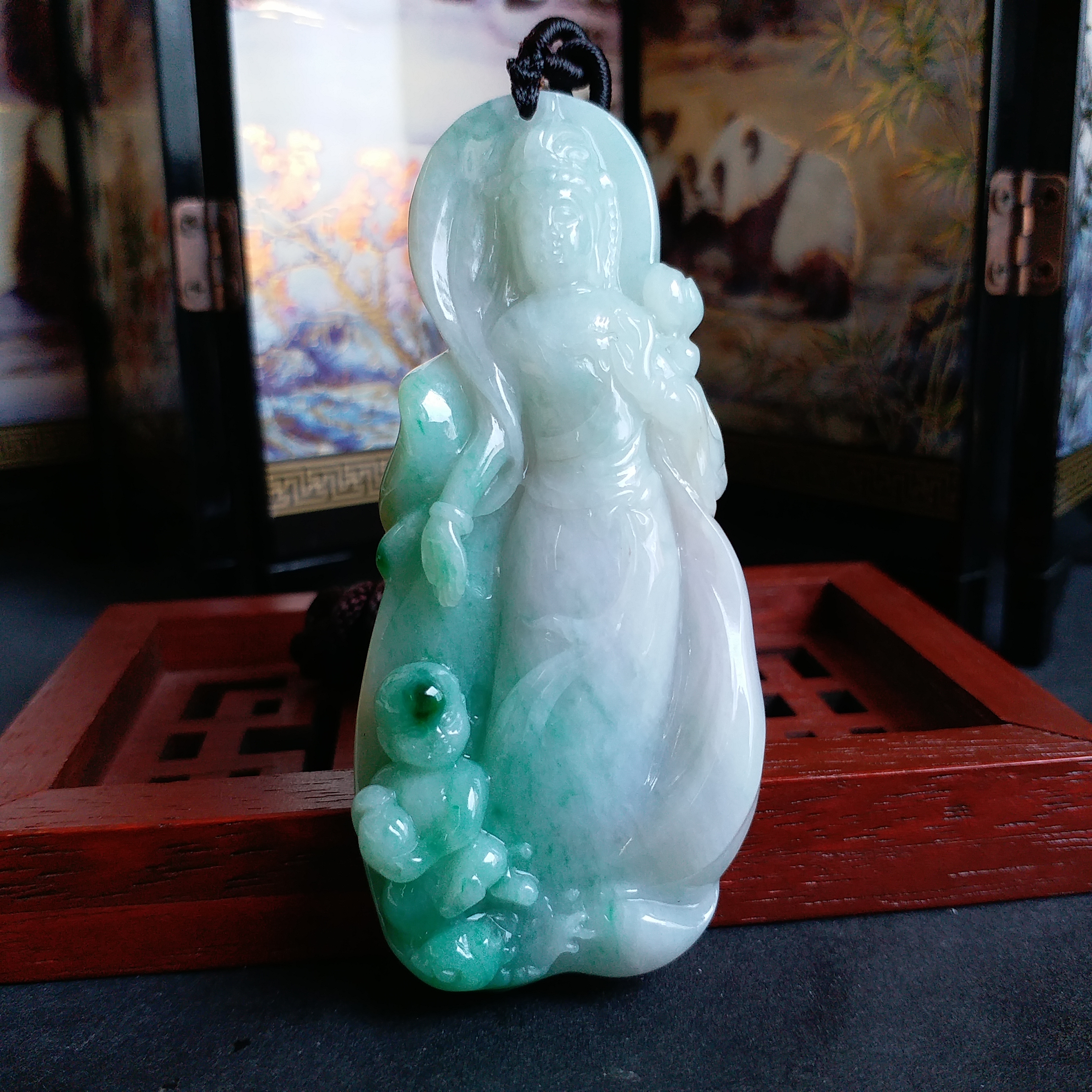 J1813 冰糯白底飄辣綠送子觀音像吊墜