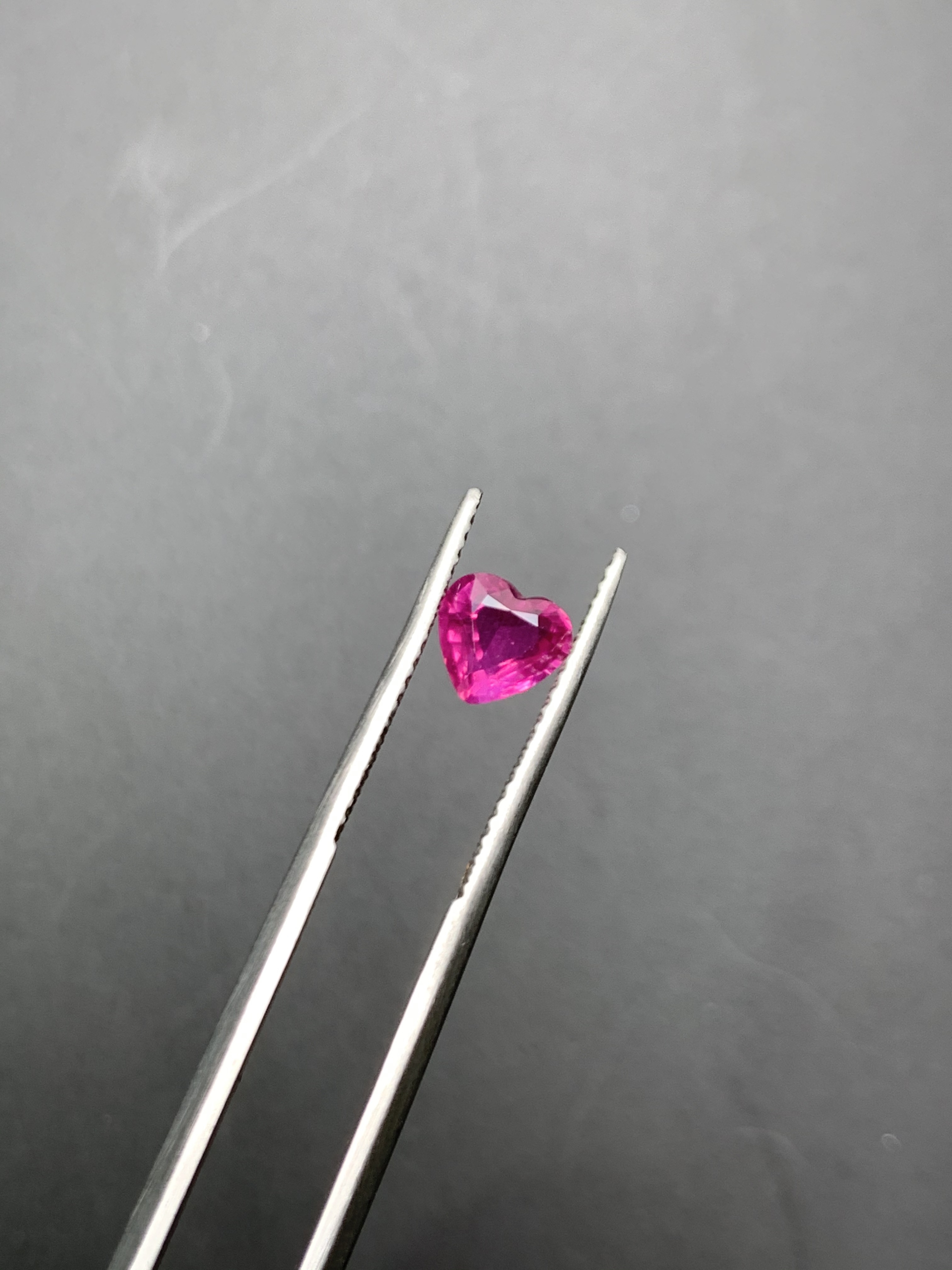 1.06ct 心形粉紅藍寶石