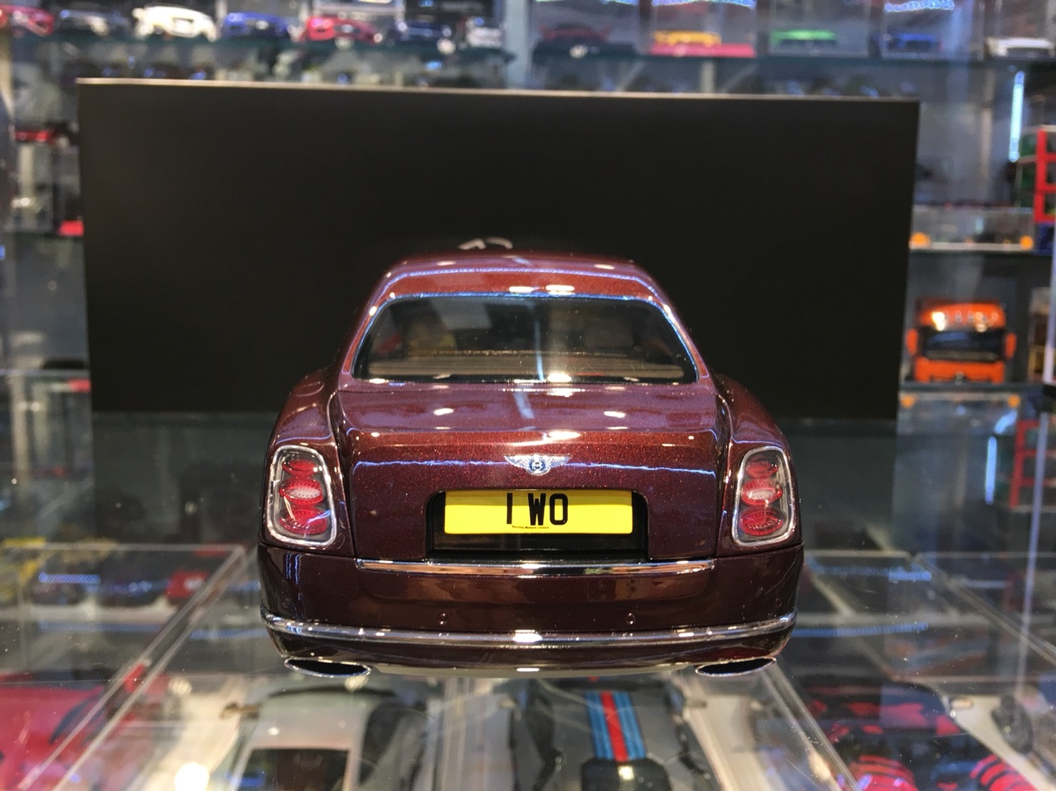 Almost Real 830603 Bentley Mulsanne Limousine 1/18 Almost Real 830603 Bentley Mulsanne Limousine 1/18