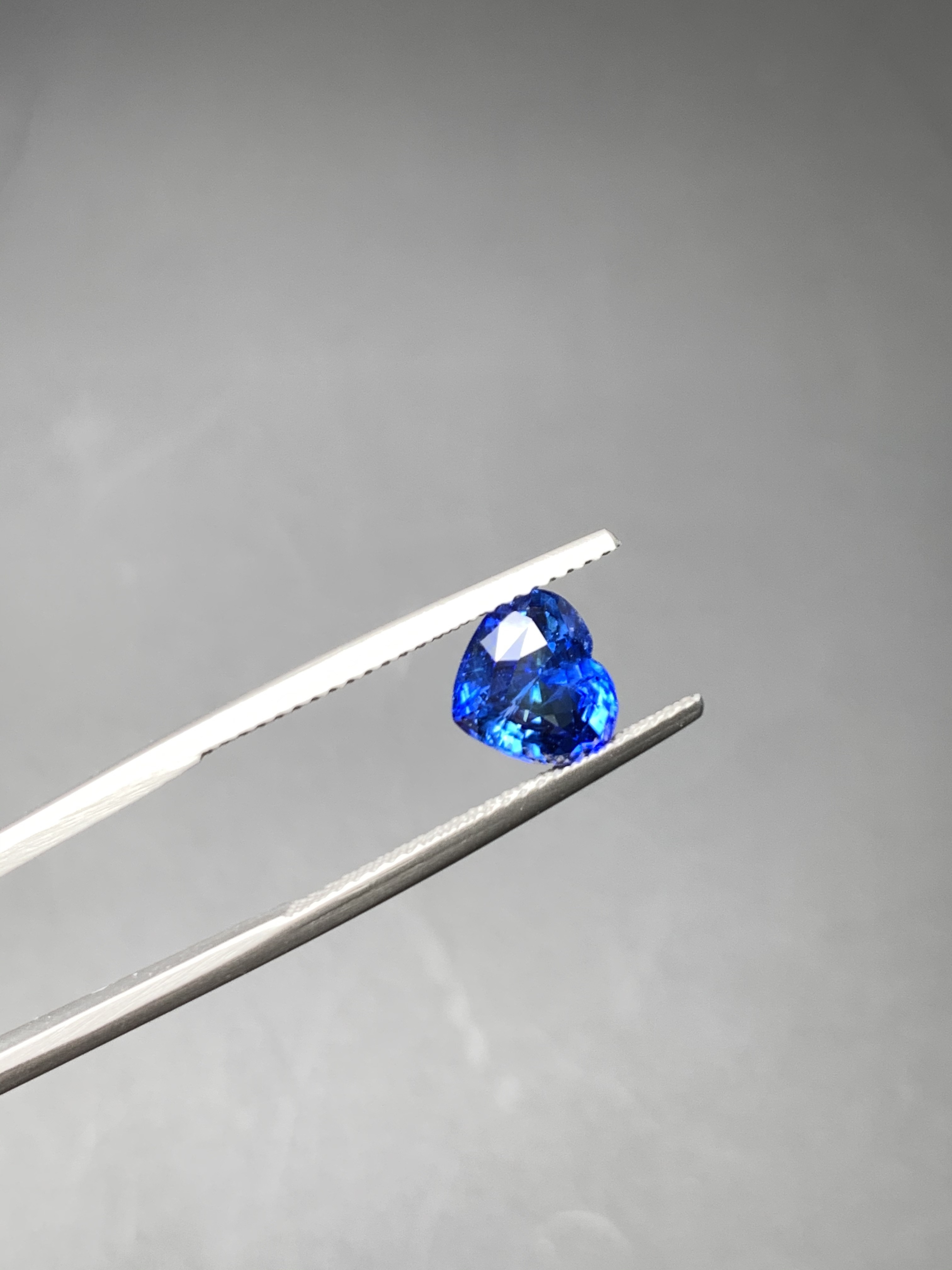 2.04 ct 心型藍寶石