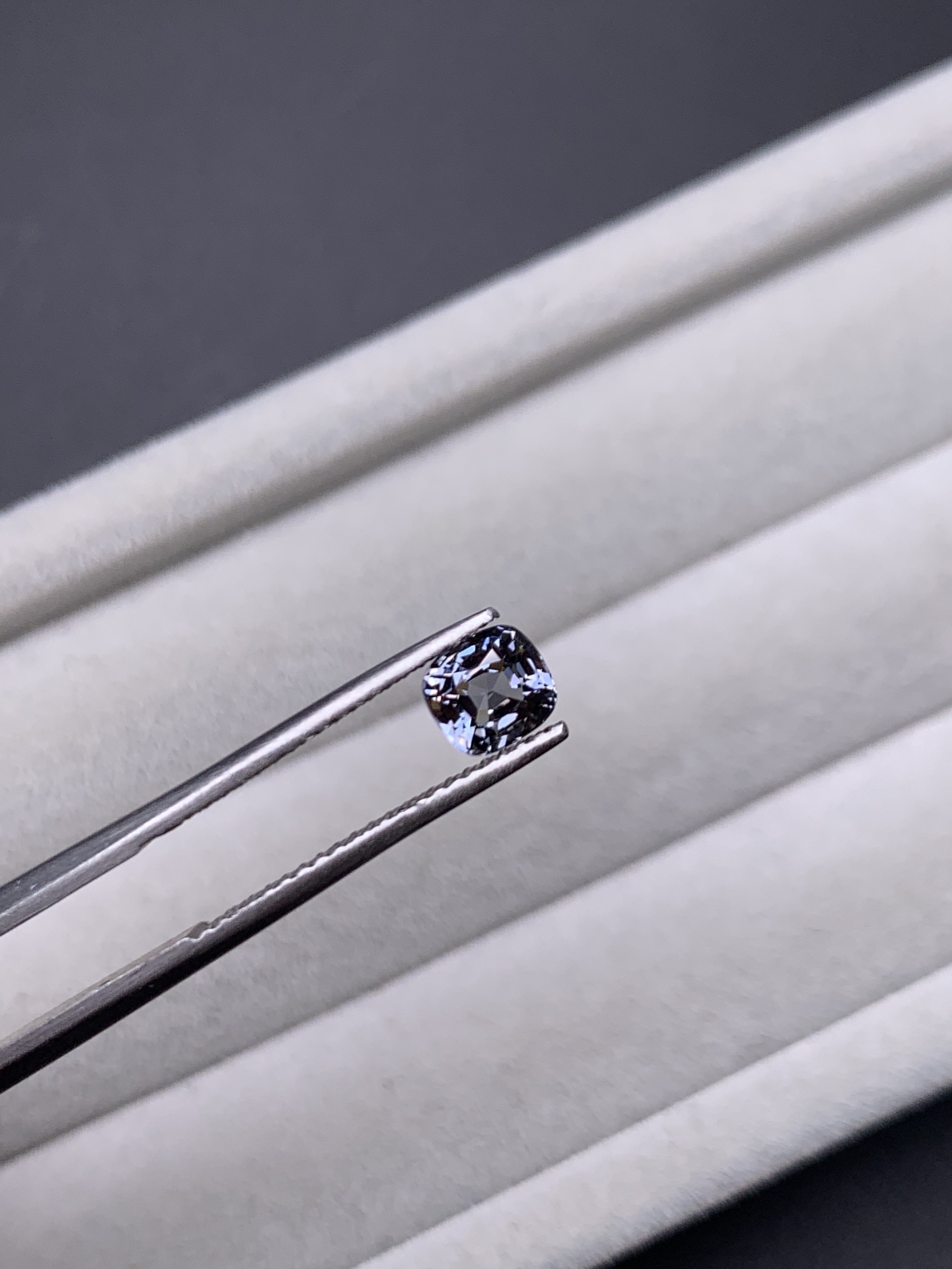 0.72ct 枕形淺灰色