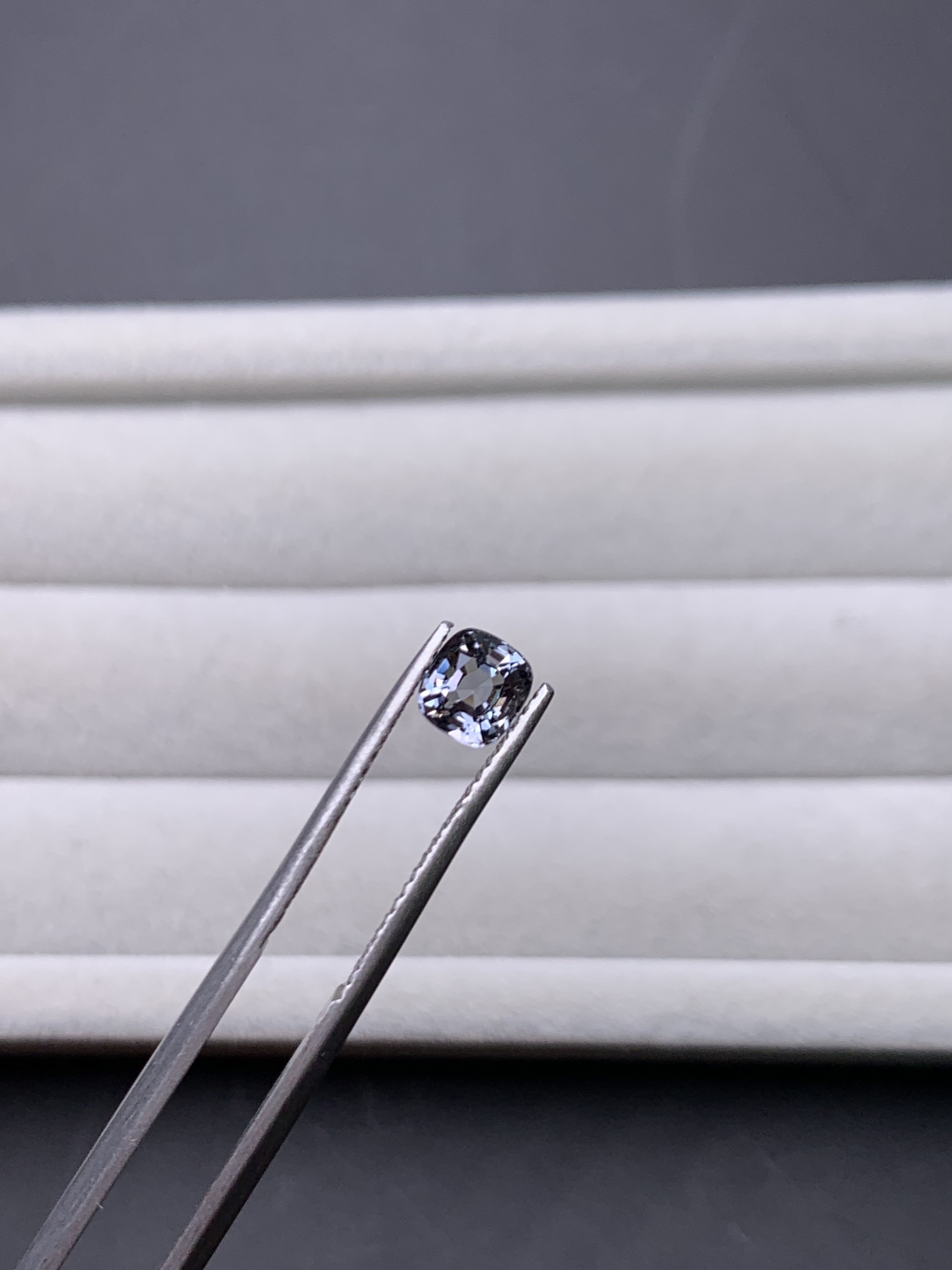 0.72ct 枕形淺灰色