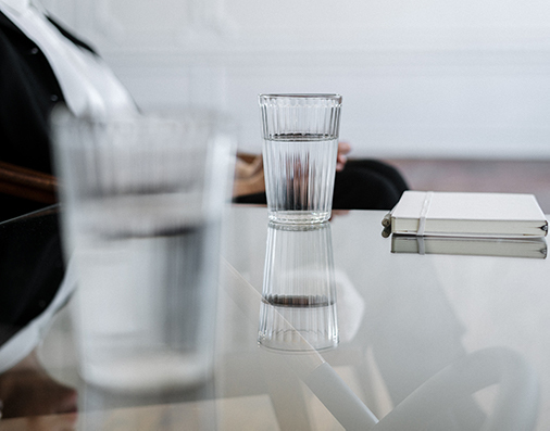 簡單調理的方法：  日常飲食可以高蛋白及新鮮蔬菜為主，同時亦每日飲8杯水，有助排毒  早睡早起，避免捱夜，因睡眠不足亦會導致新陳代謝慢，繼而荷爾蒙失調 每日運動30分鐘，多喝水、多流汗，加快血液循環，促進排毒