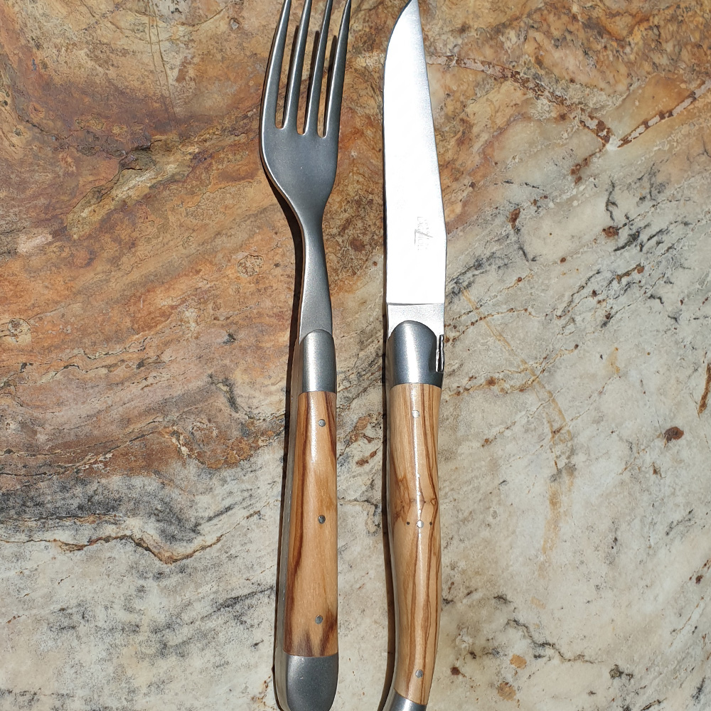 FORGE DE LAGUIOLE | 橄欖木握柄6件餐具禮盒組 (亮/霧面)