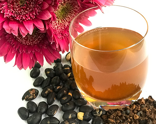 飲用黑豆茶是非常良好攝取營養的方式，補血、補肝腎，促進毛髮生長，令頭髮恢復光澤及變得茂密。