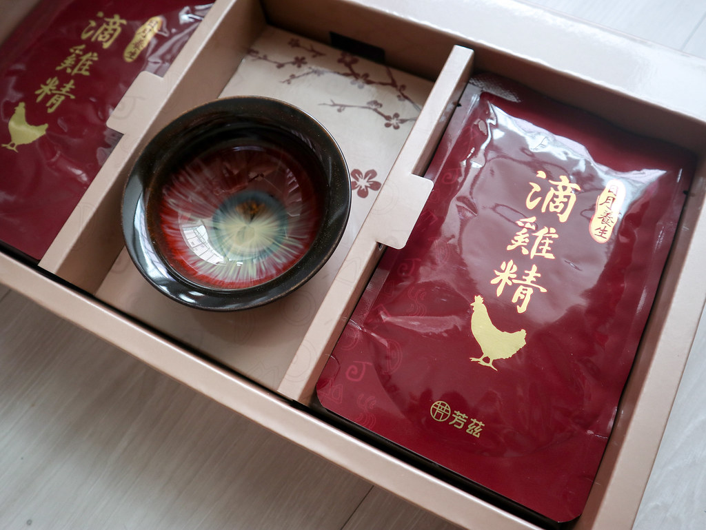 最近深感體力精力大不如從前，芳茲生技日月養生滴雞精零脂肪、零膽固醇、好喝無腥味，早上空腹溫熱喝一碗讓真的很有感。芳茲是在地數十年品牌「波蜜」研發生產，對於原料、食材與製程都非常嚴謹，嚴選青壯年紅羽土公雞，蛋白質更多、油脂更少。