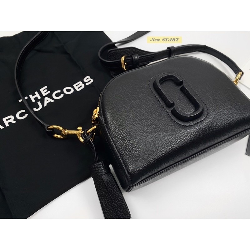 Marc Jacobs 專櫃款 經典雙J立體Logo 半月包 側背包