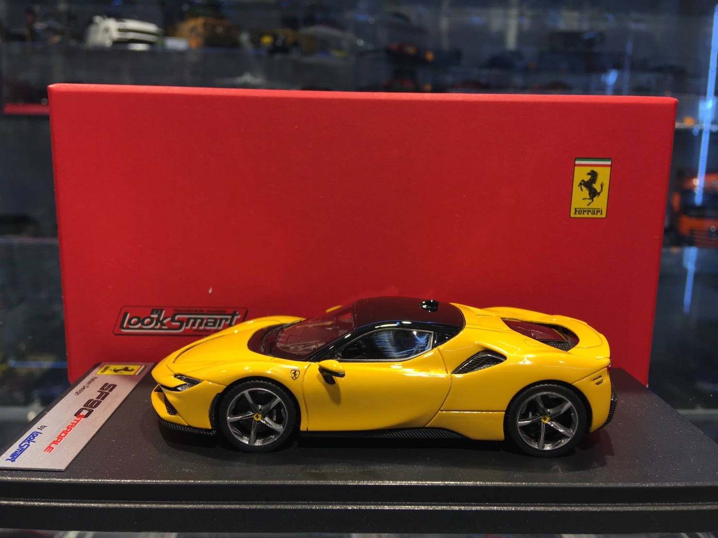 Looksmart 1/43 Ferrari SF90 Stradale 2020 Rosso Scuderia LS504G