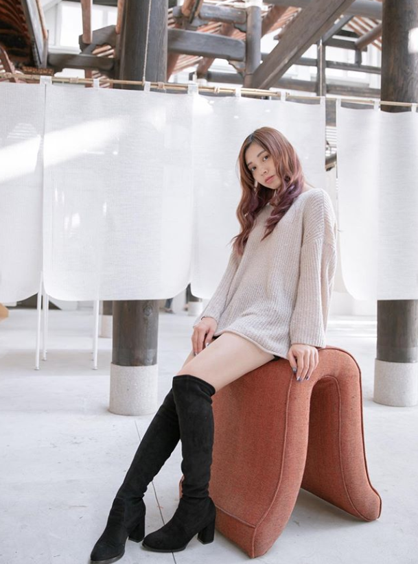 卡其色V領寬版上衣