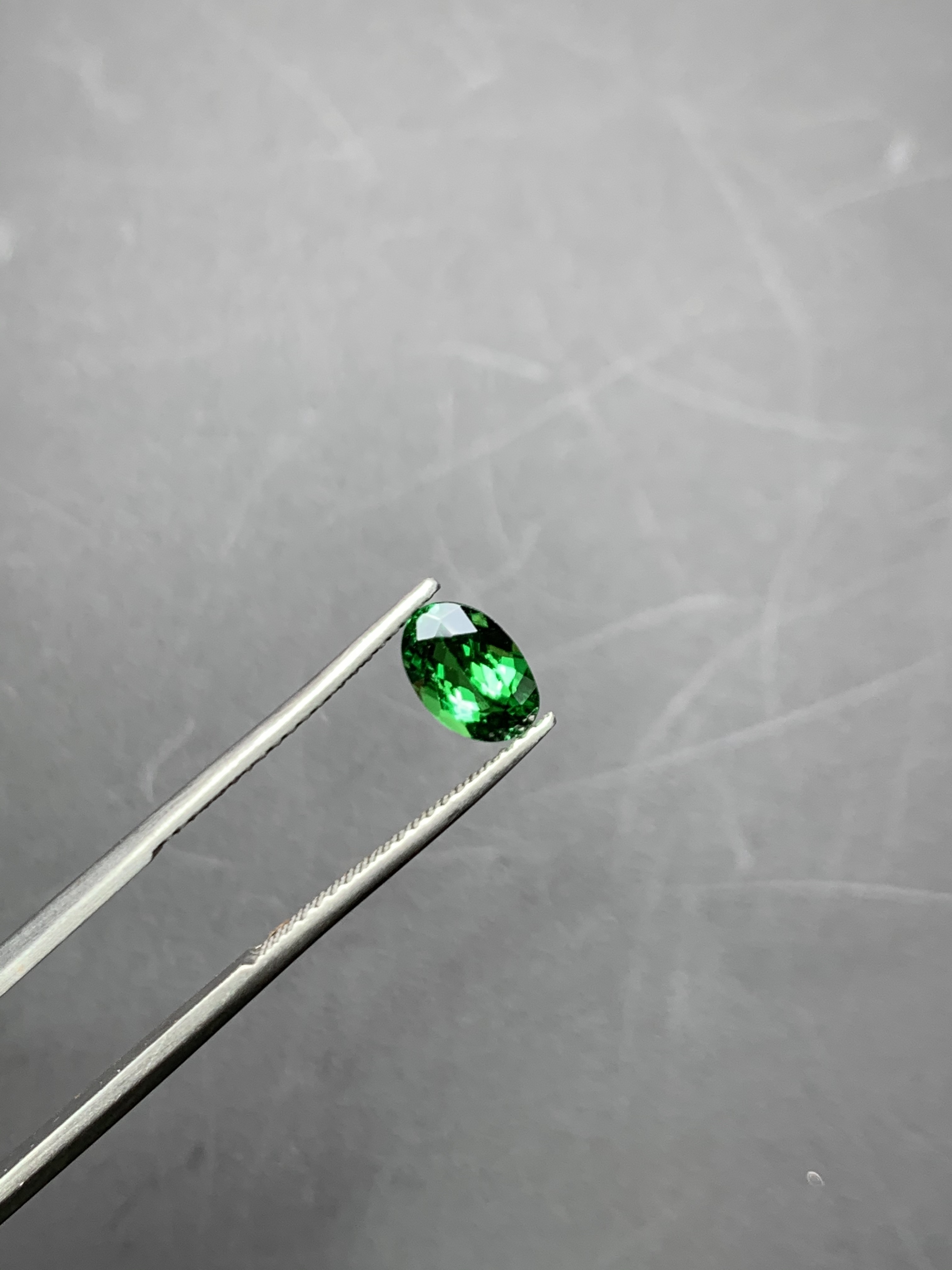 0.97ct 橢圓形沙弗萊