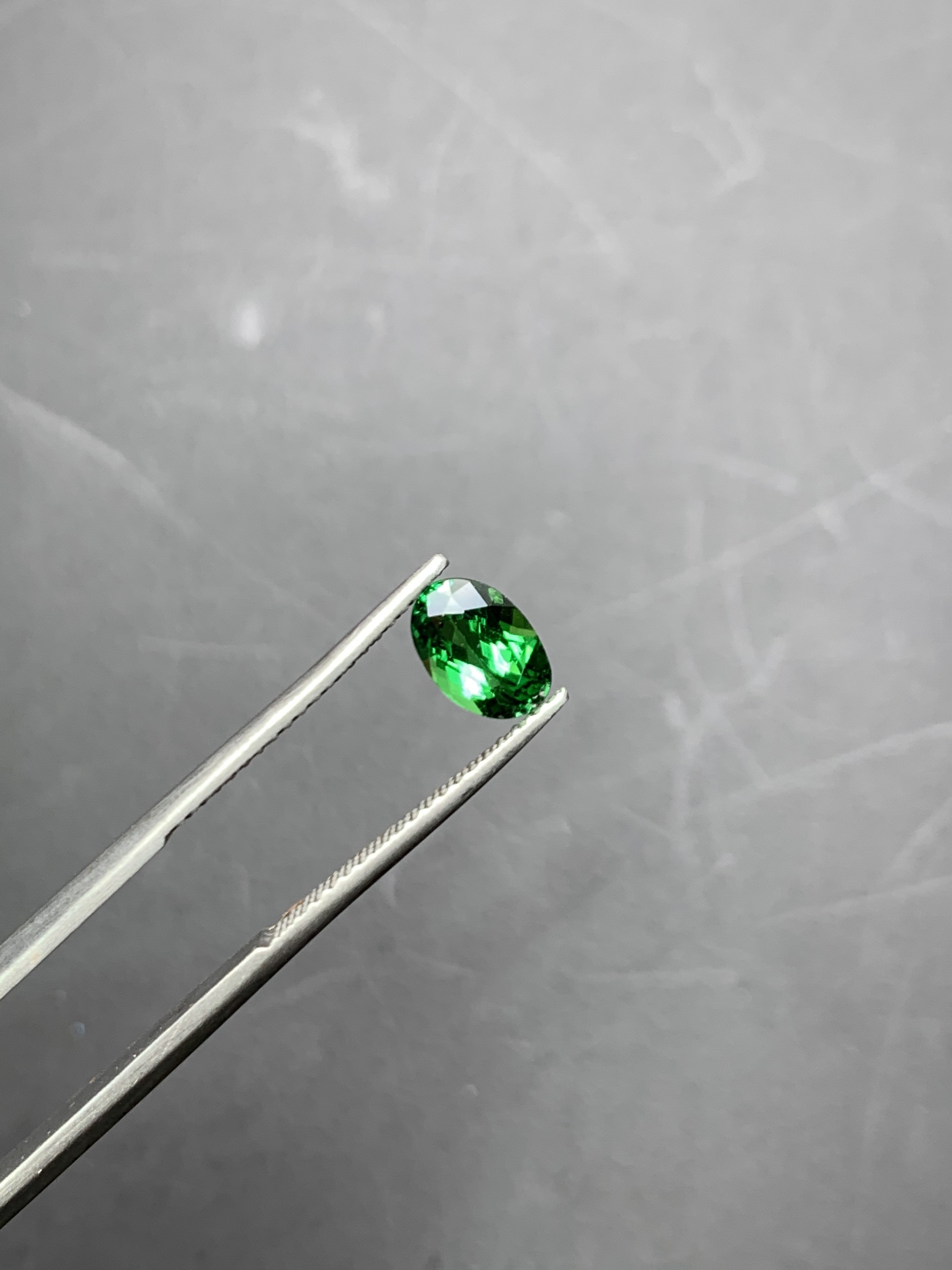 0.97ct 橢圓形沙弗萊